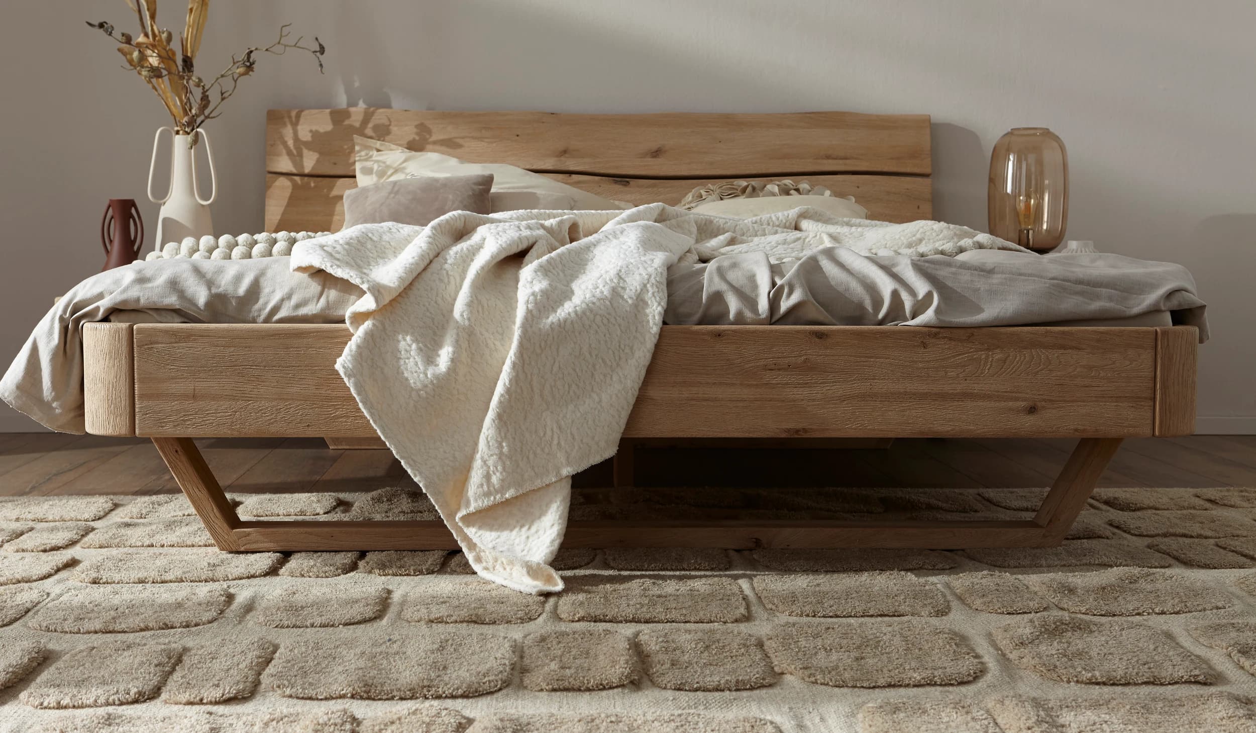 Bettgestell 1660 - Liegefläche ca. 180x200 cm, Wildeiche bianco, sandgestrahlt