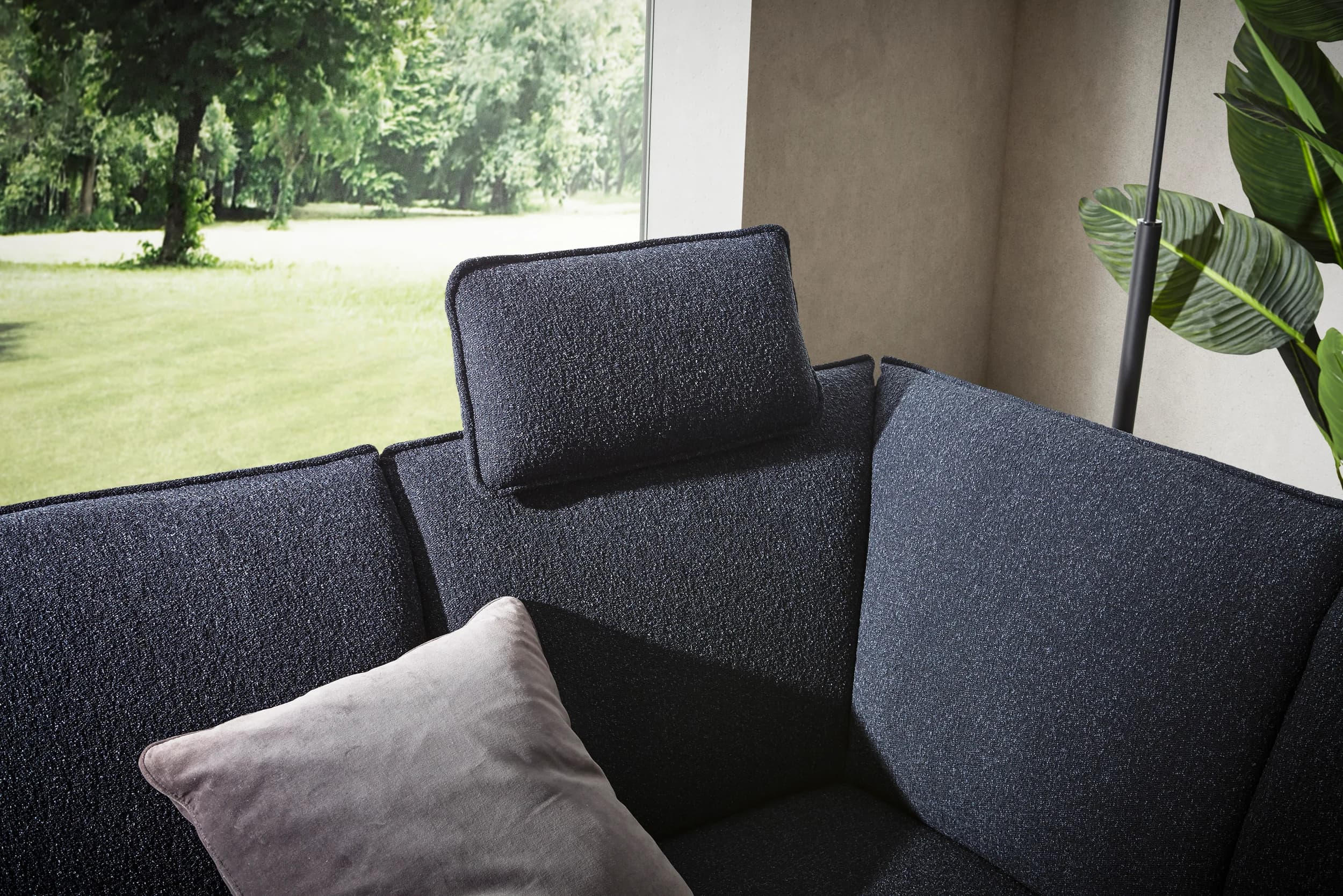 Sofa Stamford - 3,5-Sitzer, Bogen links mit Ecksofa 2-sitzig und Abschlusshocker Rechts, inkl. Armlehne verstellbar und Kopfstütze, Stoff, Dunkelblau