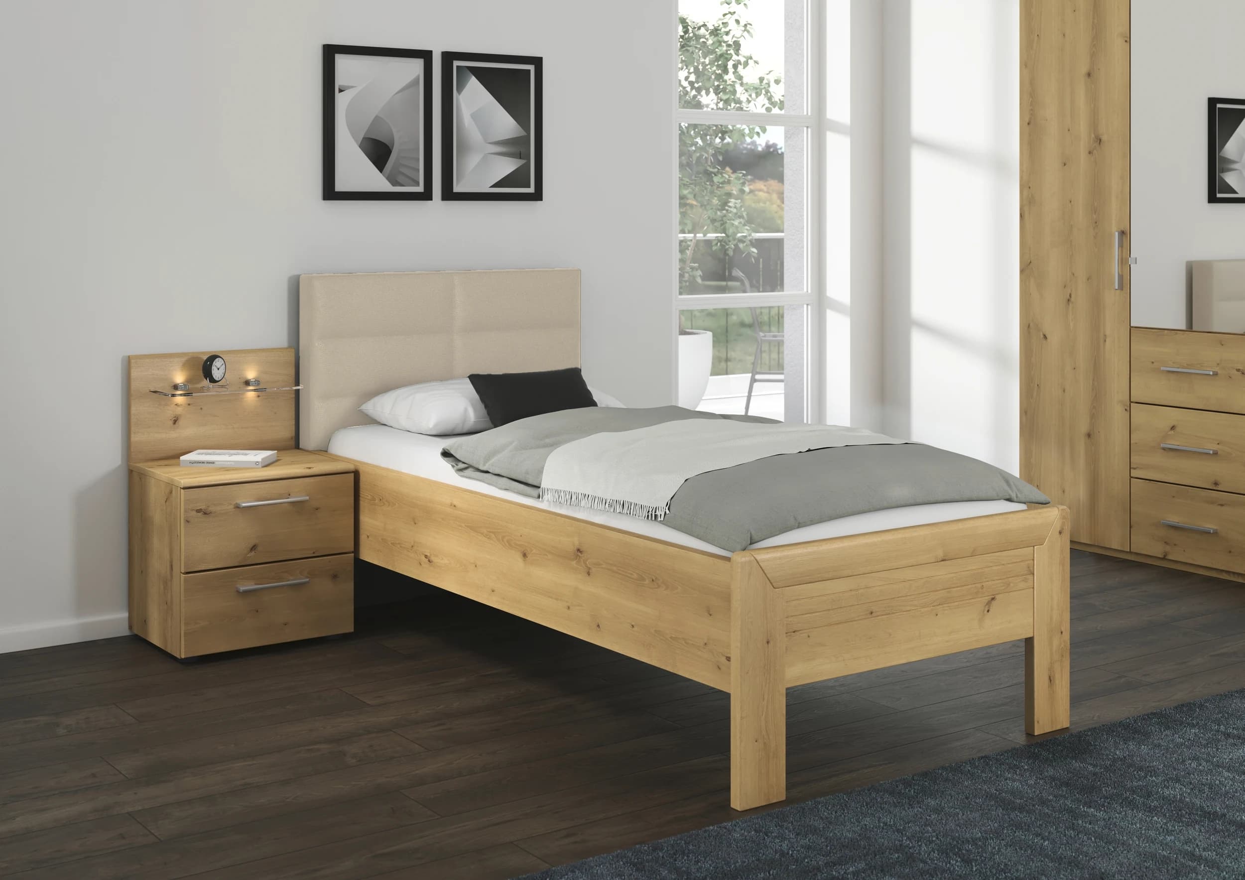 Bett - Liegefläche ca. 100x200 cm, mit Polsterkopfteil Champagner, Stollenfuß Asteiche Massiv