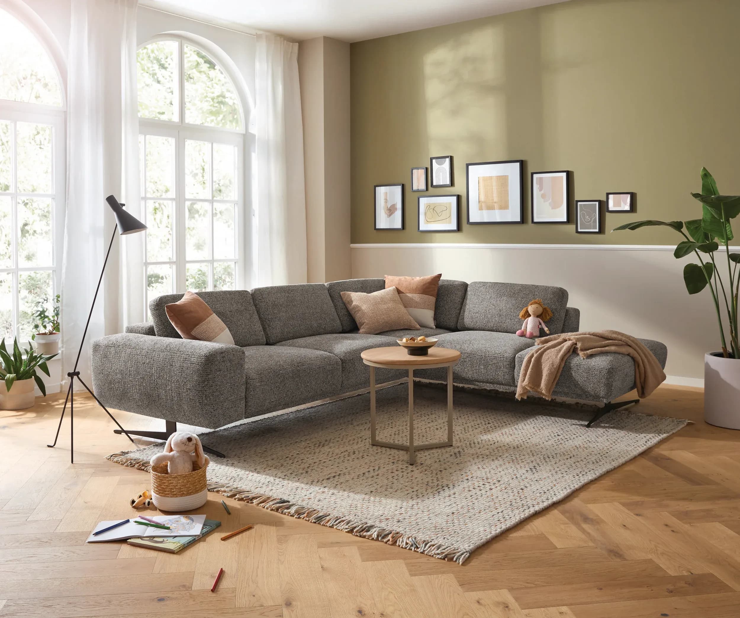 Ecksofa Benissa - Ecke und Abschlussteil mit 2,5-Sitzer rechts inkl. Rückenlehne verstellbar, Stoff, Dunkelgrau