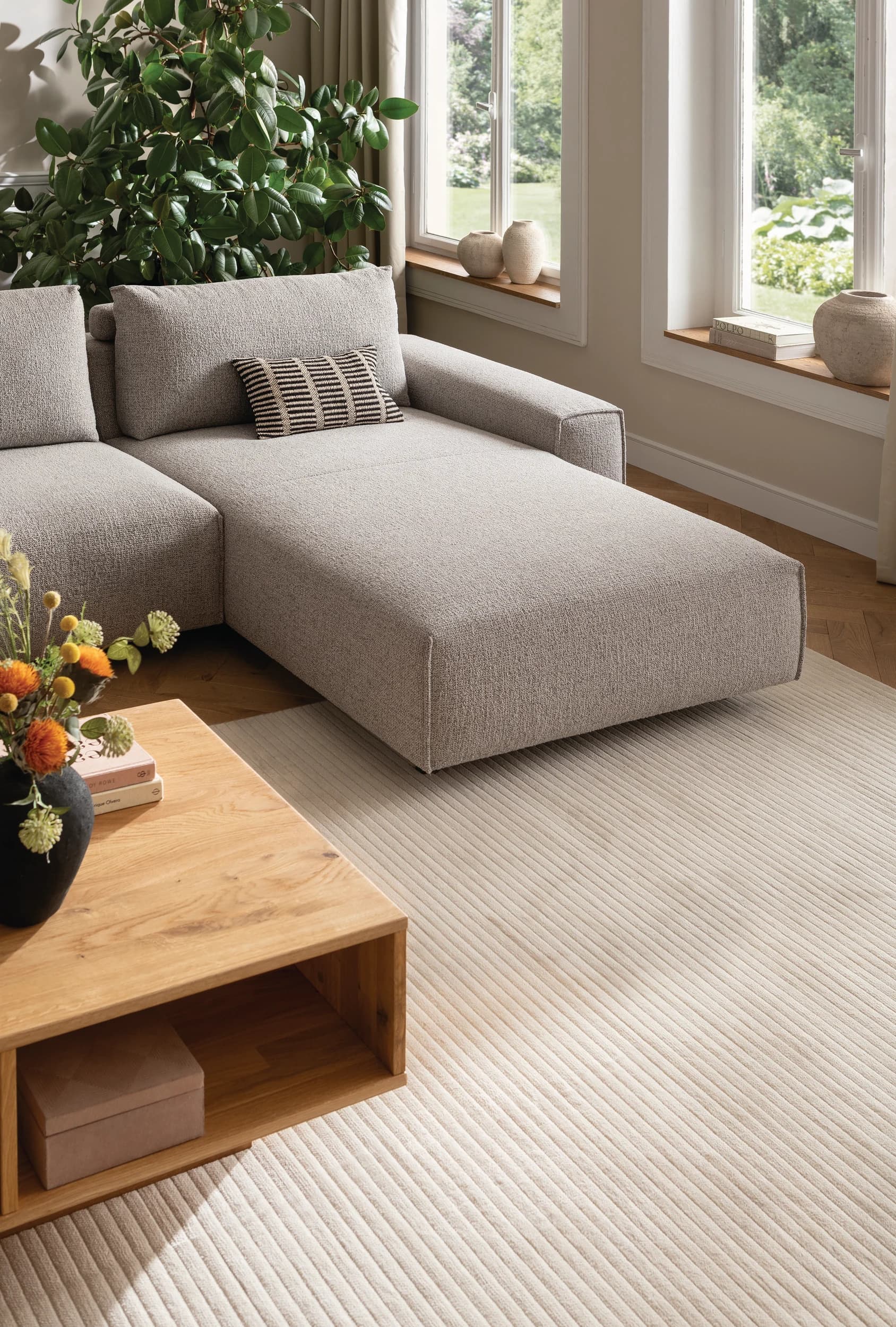 Ecksofa Serava - 2,5-Sitzer mit Longchair rechts, inkl. Relaxfunktion, Stoff, Grau