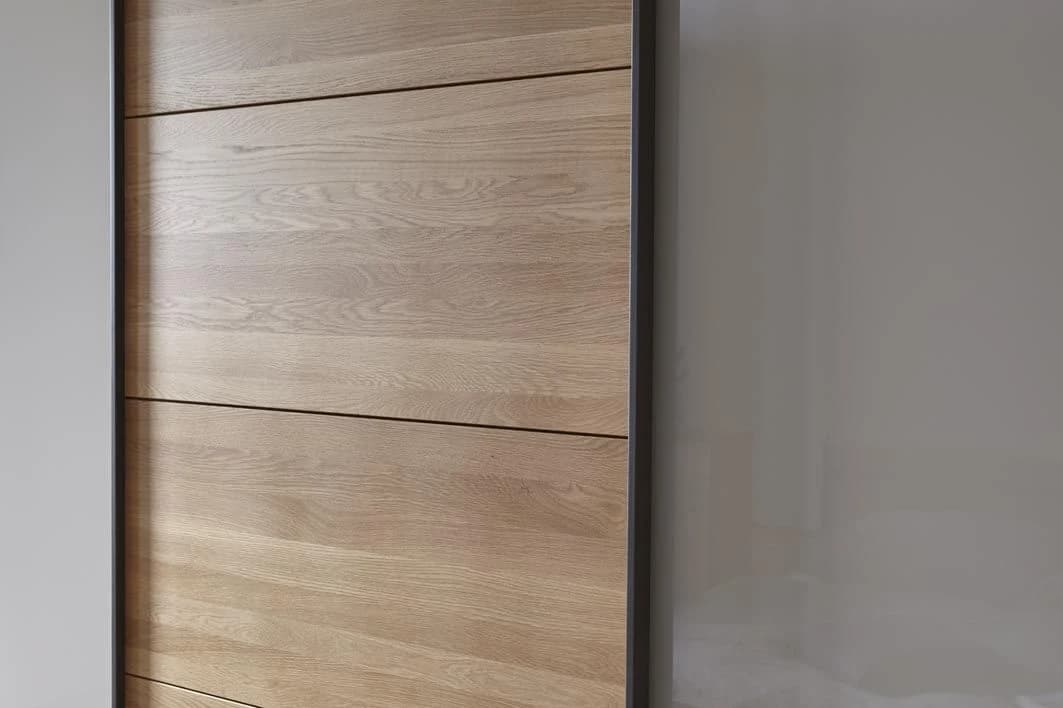 Schwebetürenschrank Lenoso -  B. ca. 260 cm, Eiche massiv, Glas, Champagner