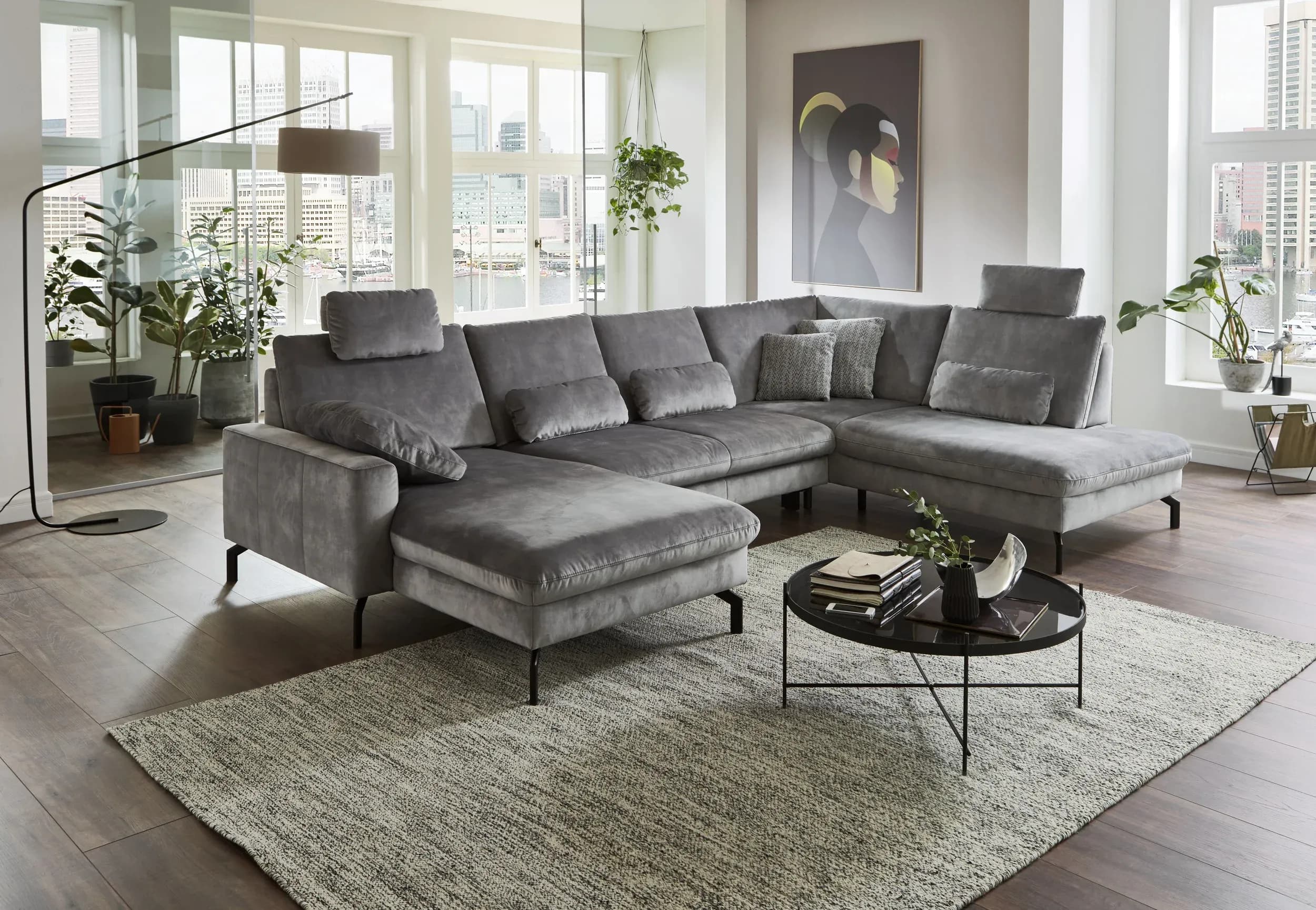Wohnlandschaft - Longchair links, 2,5-Sitzer ohne Armlehne, Ecke rechts, Relaxfunktion (motorisch), Sitztiefe verstellbar (manuell), Sitzvorzug (manuell), Velourstoff, Silbergrau