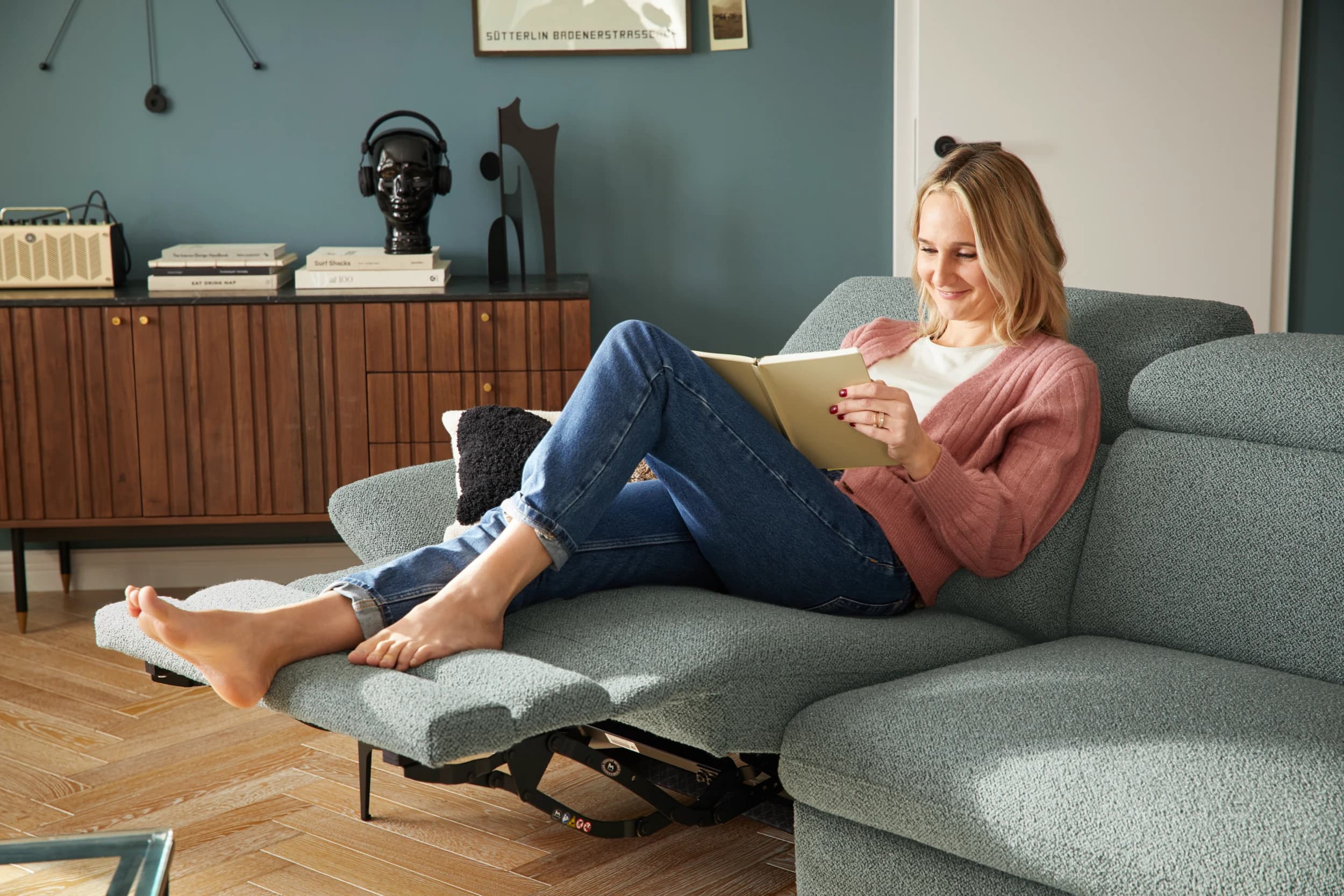 Ecksofa Felipa - 3-Sitzer mit Longchair rechts inkl. Relaxfunktion (motorisch), Armlehne und Kopfteil verstellbar, Stoff, Graugrün