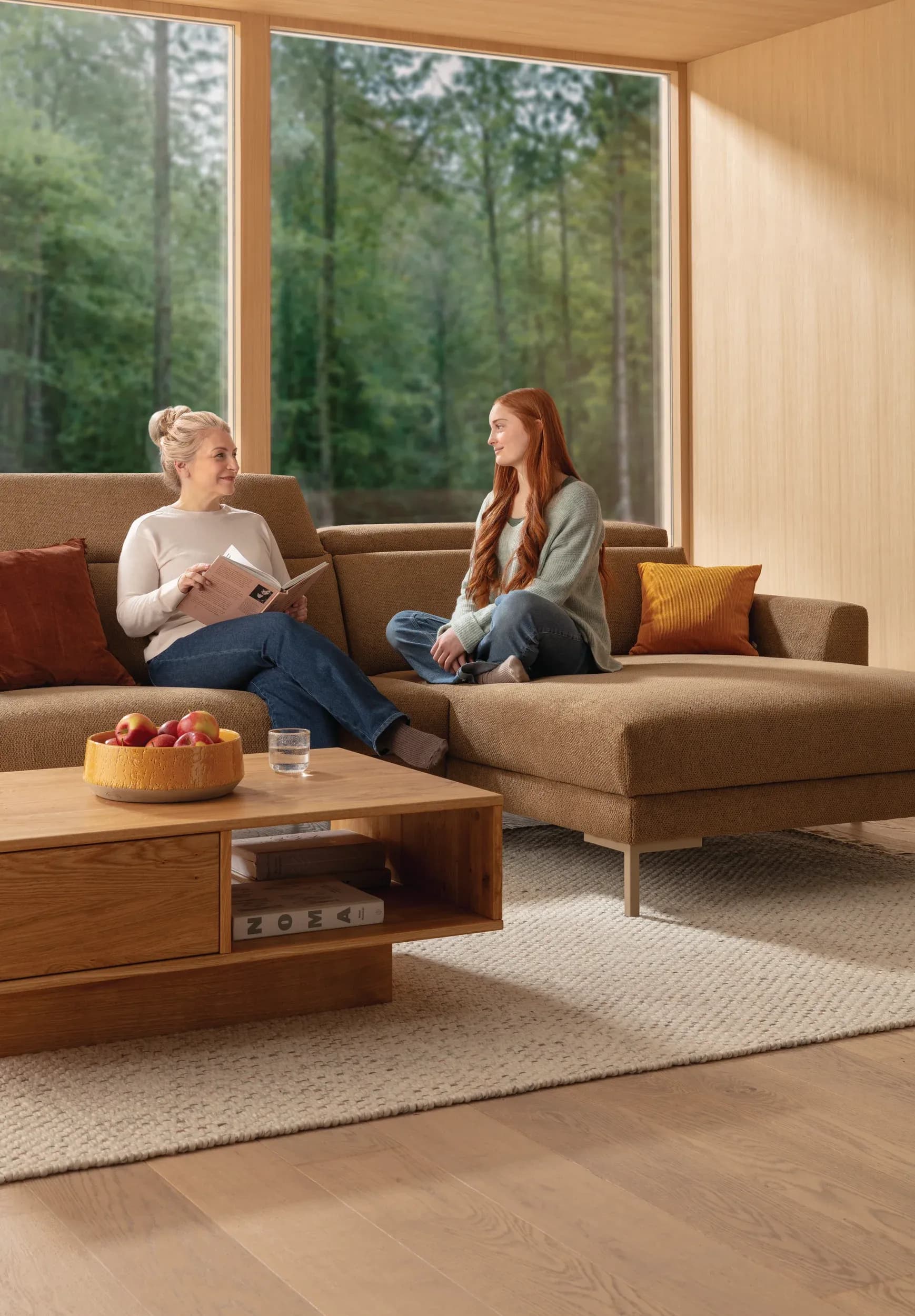 Sofa Braska - 1,75-Sitzer mit Longchair rechts, inkl. Relaxfunktion (motorisch) und Kopfstütze verstellbar, Stoff, Rauchbraun