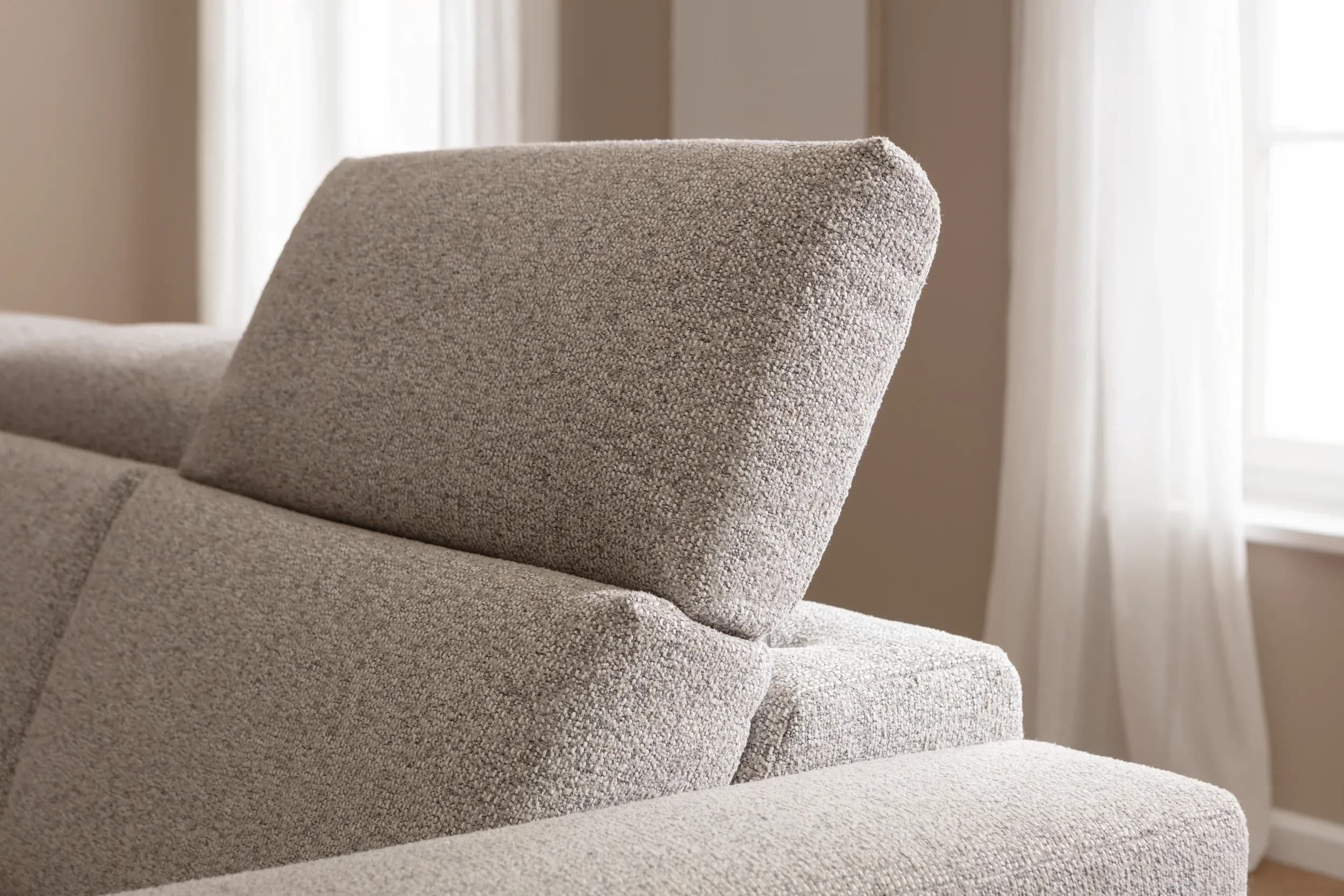 Ecksofa Braska - Loungecke links mit 2,5-Sitzer rechts, inkl. Sitzauszug (motorisch) und Kopfstütze, Stoff, Kaschmir