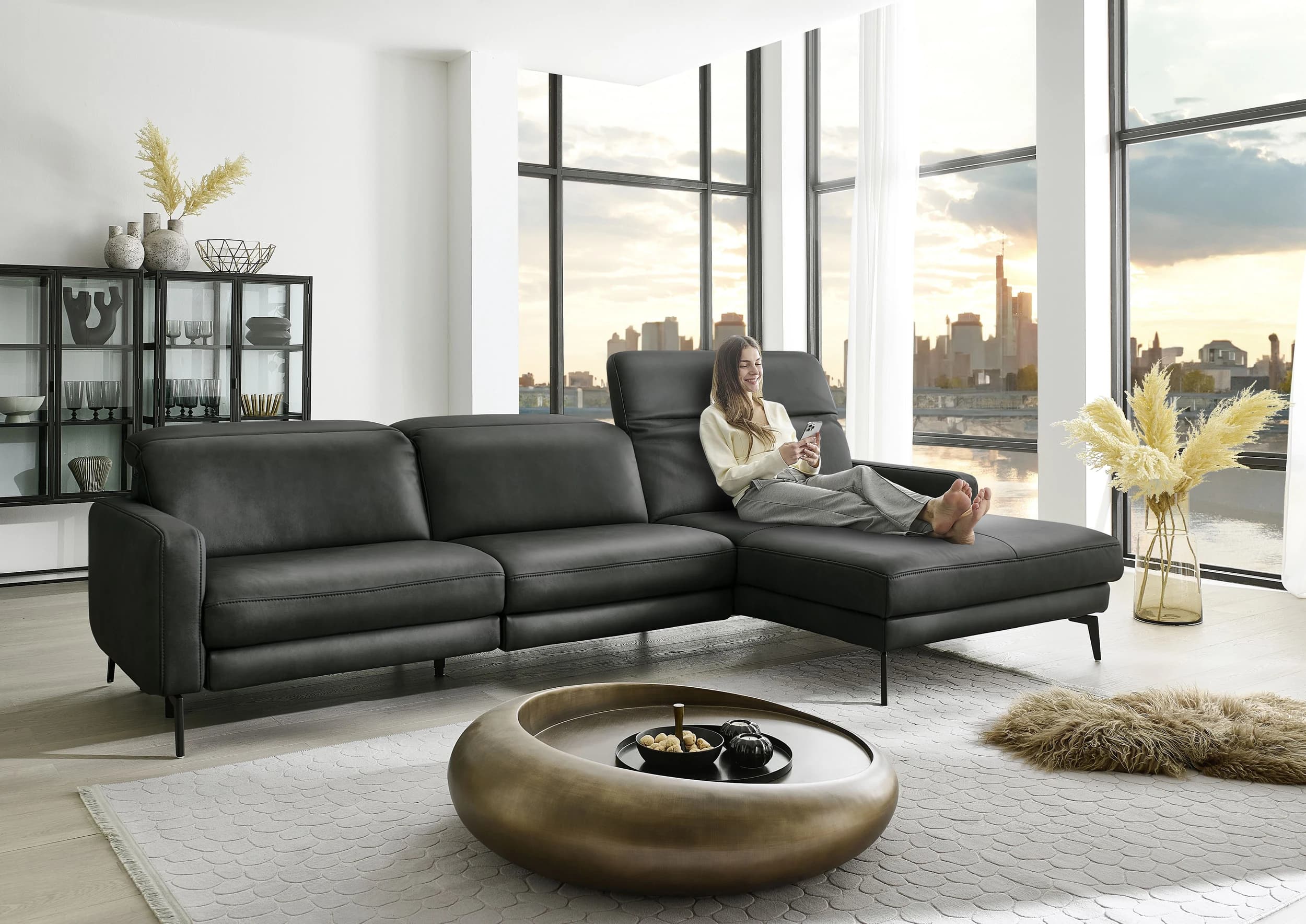 Ecksofa -3-Sitzer mit Longchair rechts, Kopfteil verstellbar, Leder, Anthrazit