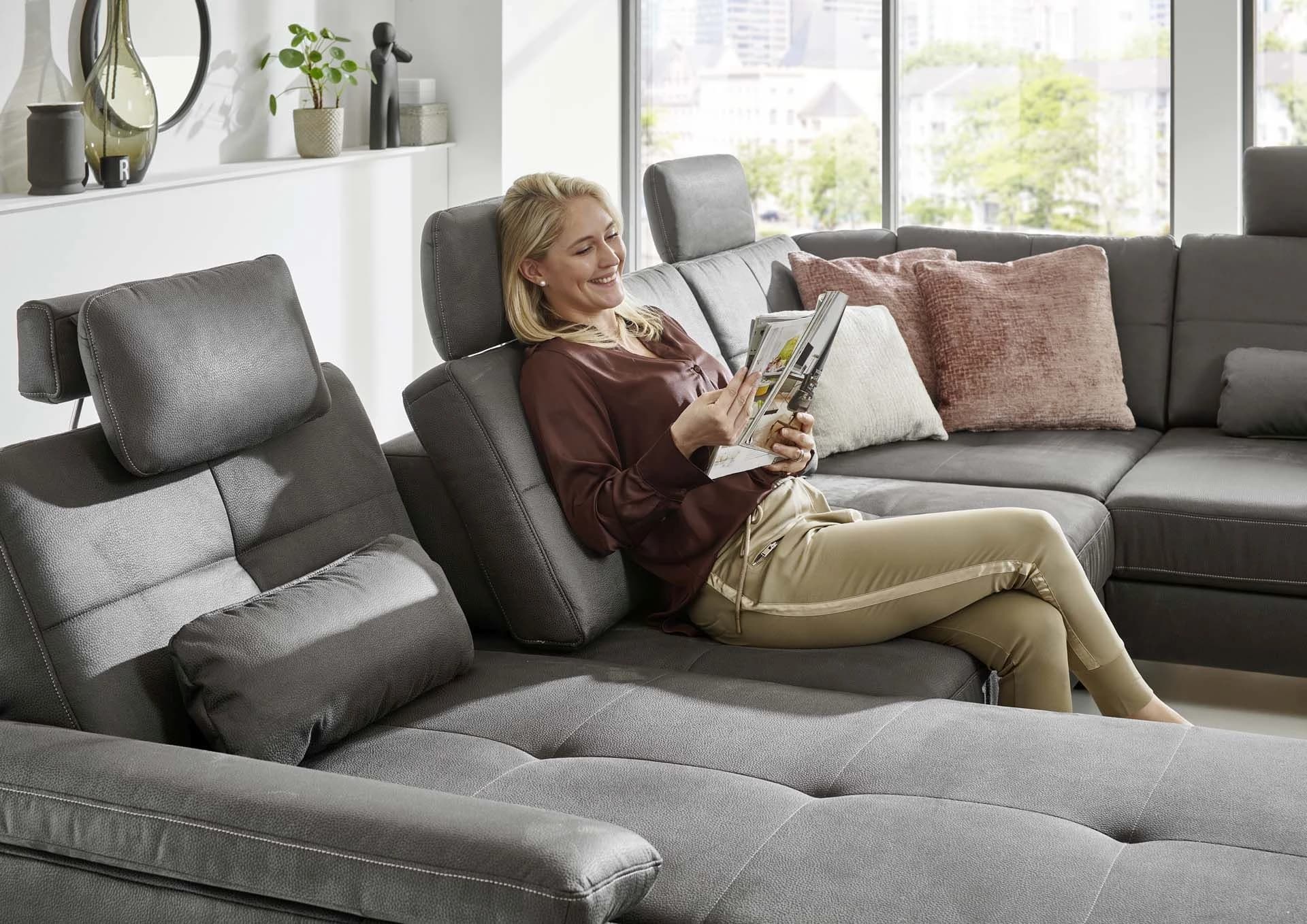 Wohnlandschaft - Longchair links mit 2,5-Sitzer und Ecke rechts, Sitztiefe verstellbar, Stoff, Eisengrau