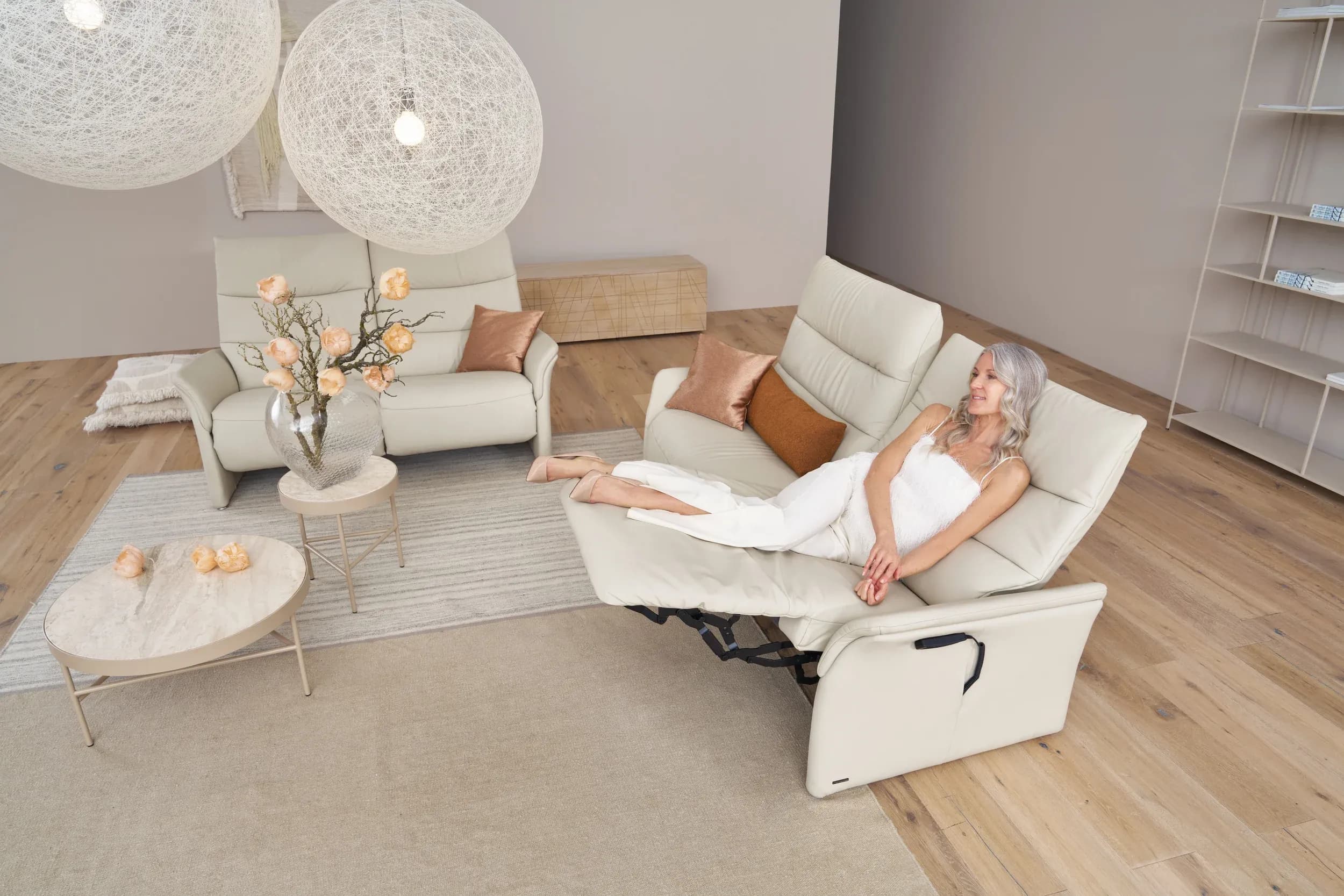 Sofa - 3-Sitzer, Relaxfunktion motorisch, Leder, Beige