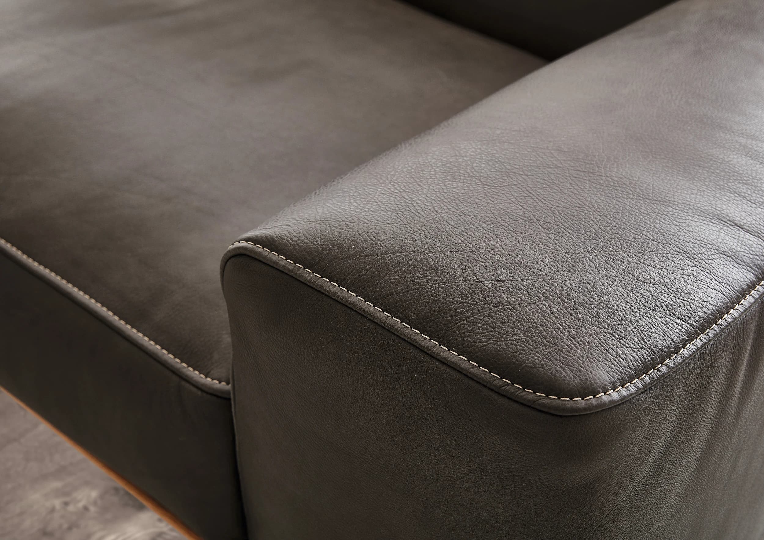 Sofa - 2,5-Sitzer, Kopfteil/Rückenlehne verstellbar, Leder, Dunkelbraun