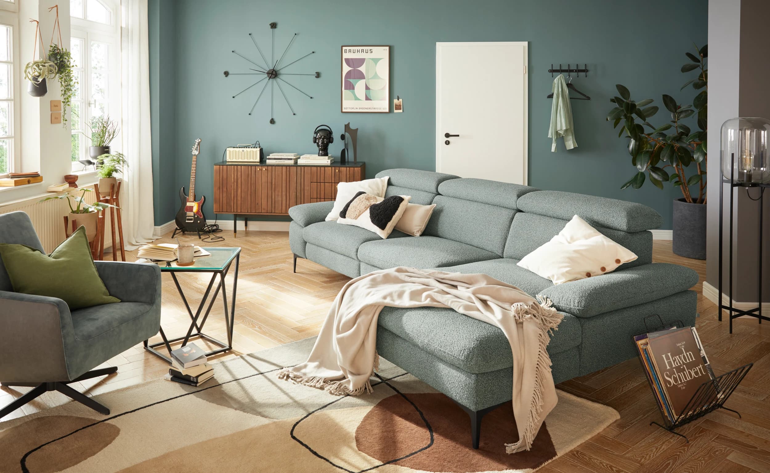 Ecksofa Felipa - 3-Sitzer mit Longchair rechts inkl. Relaxfunktion (motorisch), Armlehne und Kopfteil verstellbar, Stoff, Graugrün