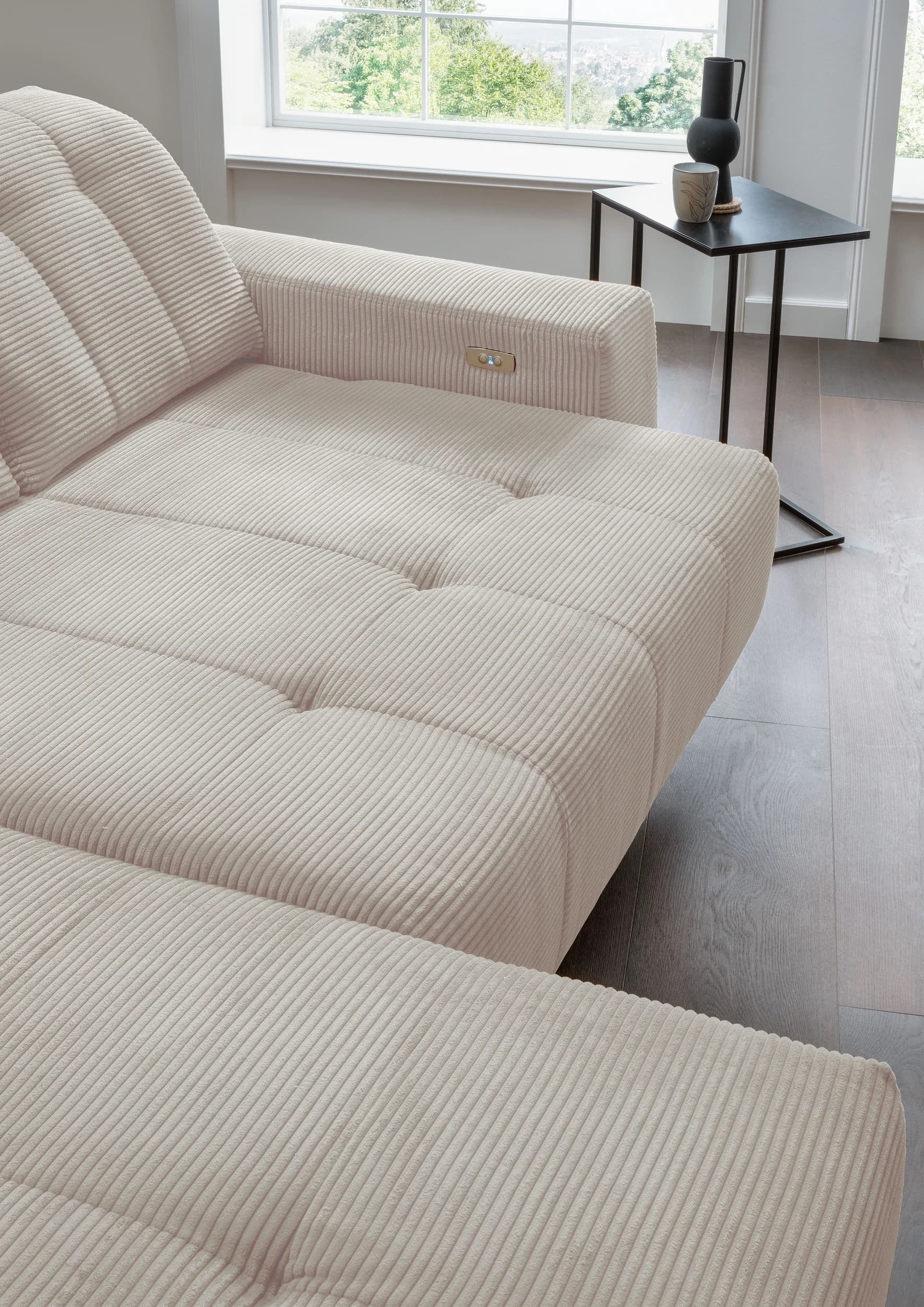 Ecksofa - 2-Sitzer mit Longchair rechts, Kopfteil verstellbar, Sitzvorzug motorisch, Stoff, Beige