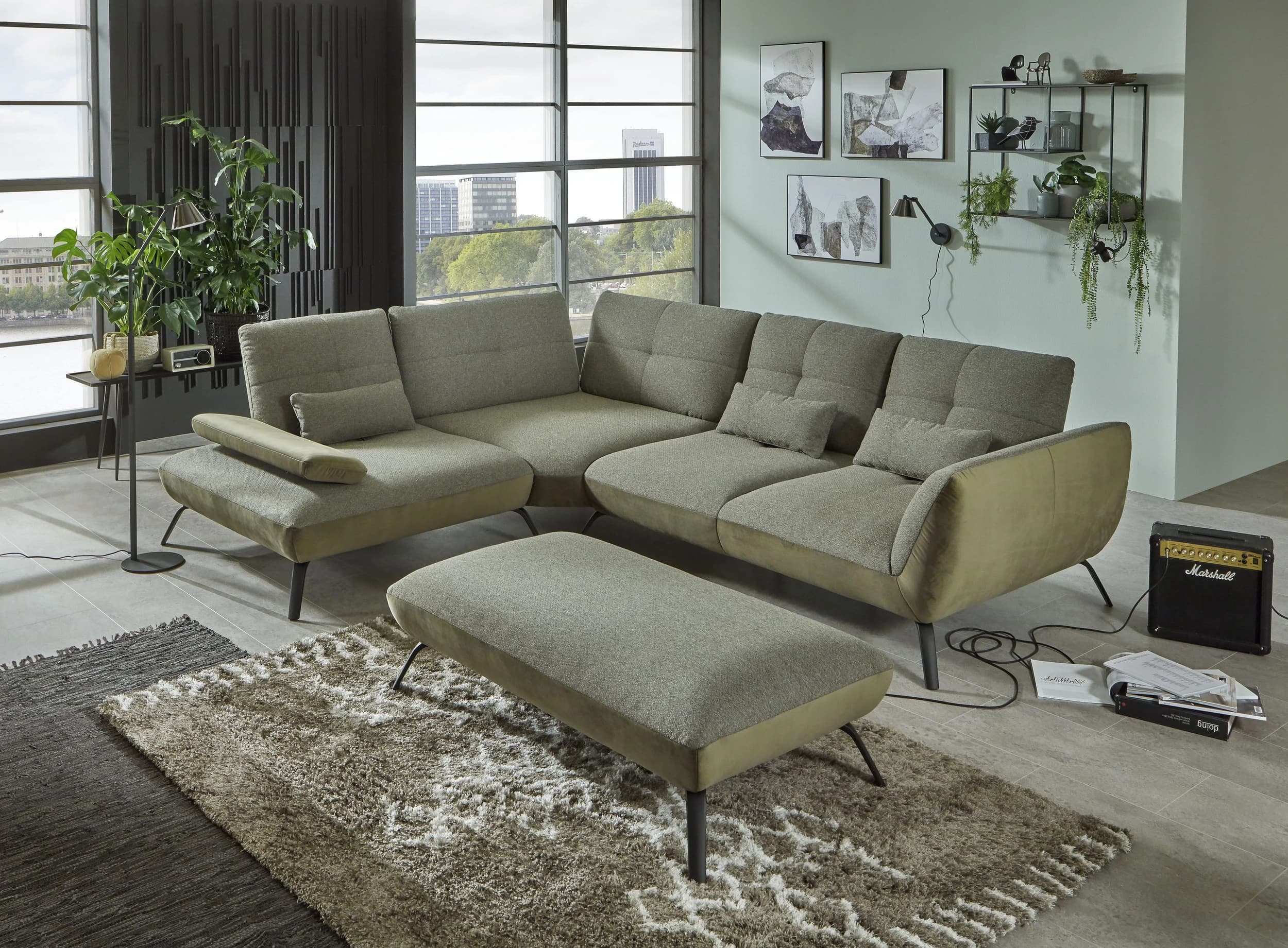 Sofa - 1-Sitzer mit Trapezecke und 3-Sitzer, inkl. Schwenkrücken und Nierenkissen, Stoff, Olivgrün