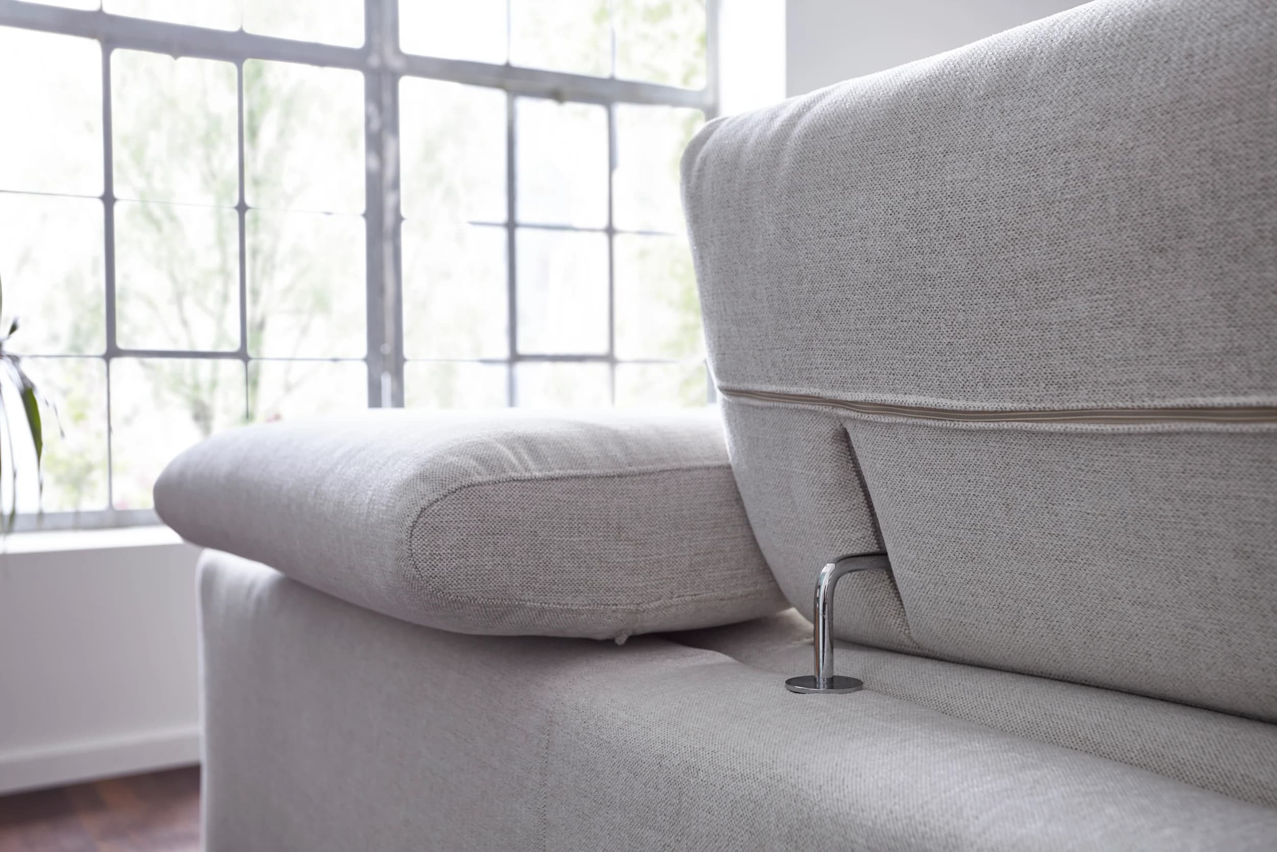 Ecksofa Felipa - Ecke links mit 2,5-Sitzer inkl. Relaxfunktion (motorisch) und Kopfteil verstellbar, Stoff, Natur