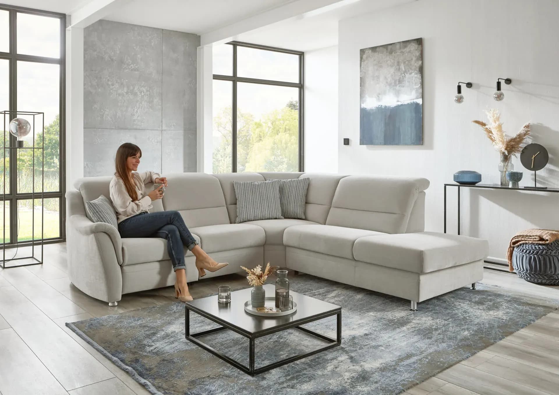 Ecksofa - 2,5-Sitzer mit Ecke rechts, Kopfteil verstellbar, Stoff, Silbergrau