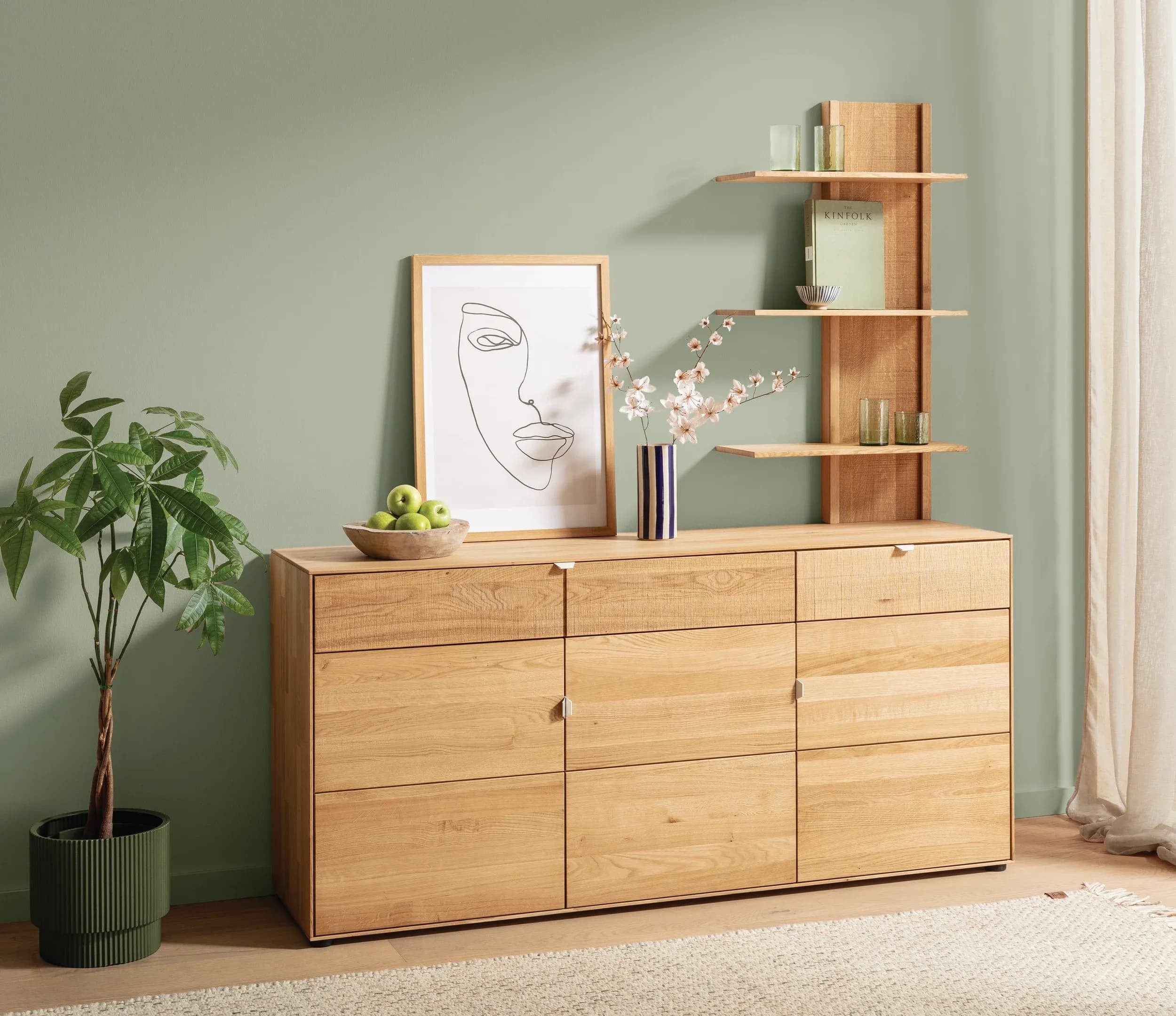 Sideboard Koruna - Eiche massiv legno geölt, Front Holz oben sägerau, unten glatt
