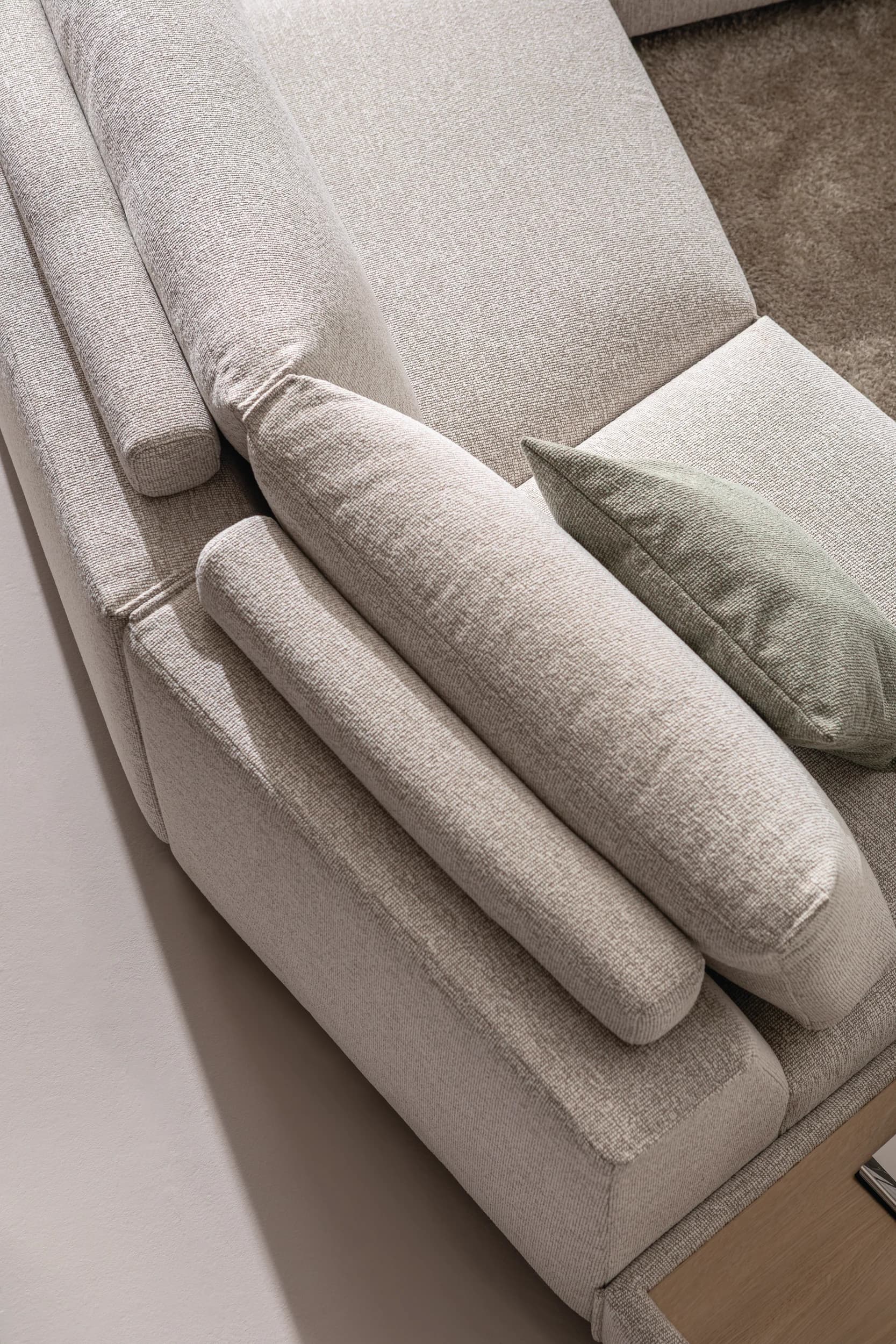 Ecksofa Serava Plus - Anbauhocker links mit 1-Sitzer, Trapezelement, Longchair rechts, Stoff, Sand