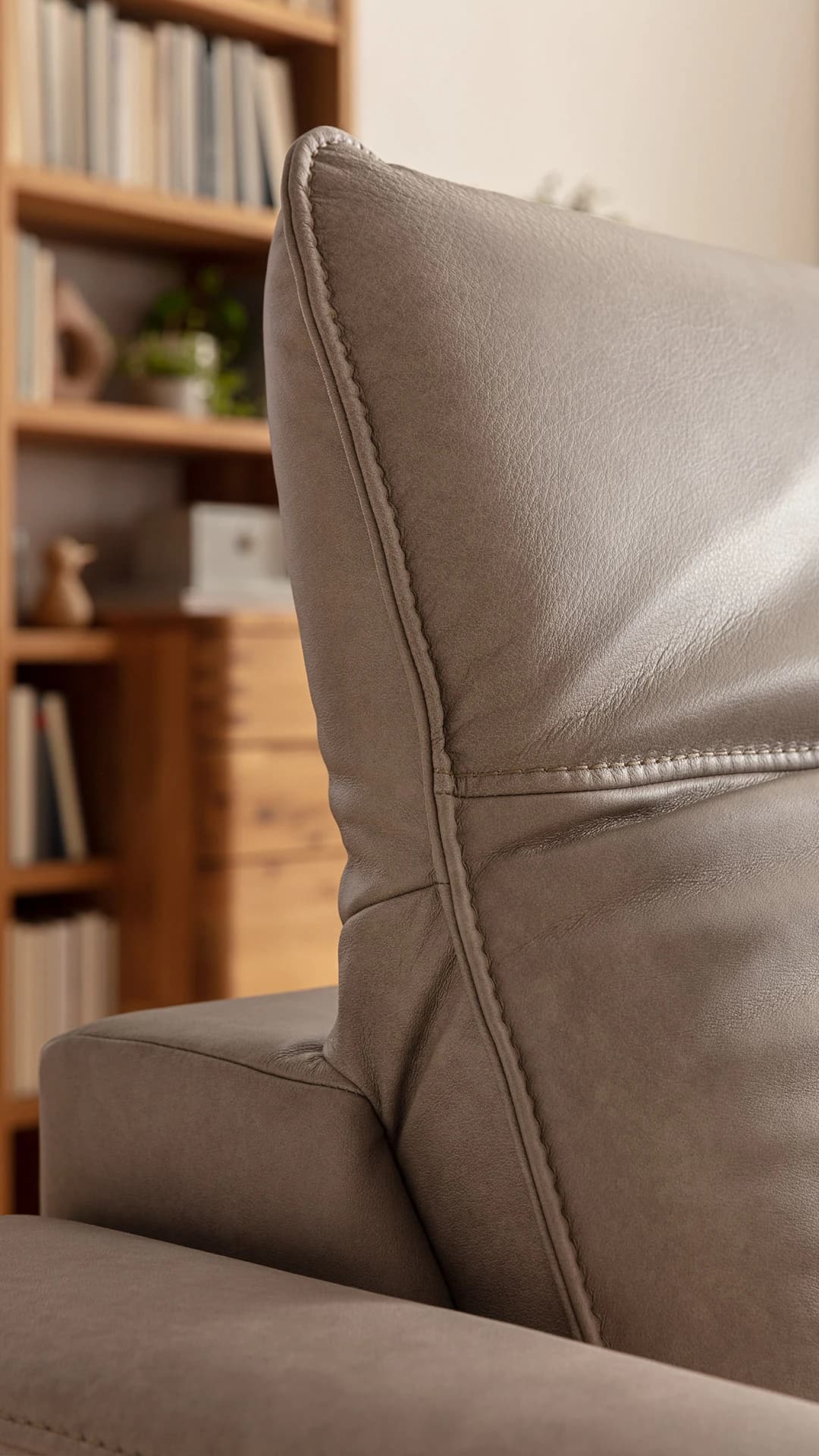 Sofa Tulsa KV - 2,5-Sitzer, inkl. Kopfteilverstellung, Leder, Graubeige