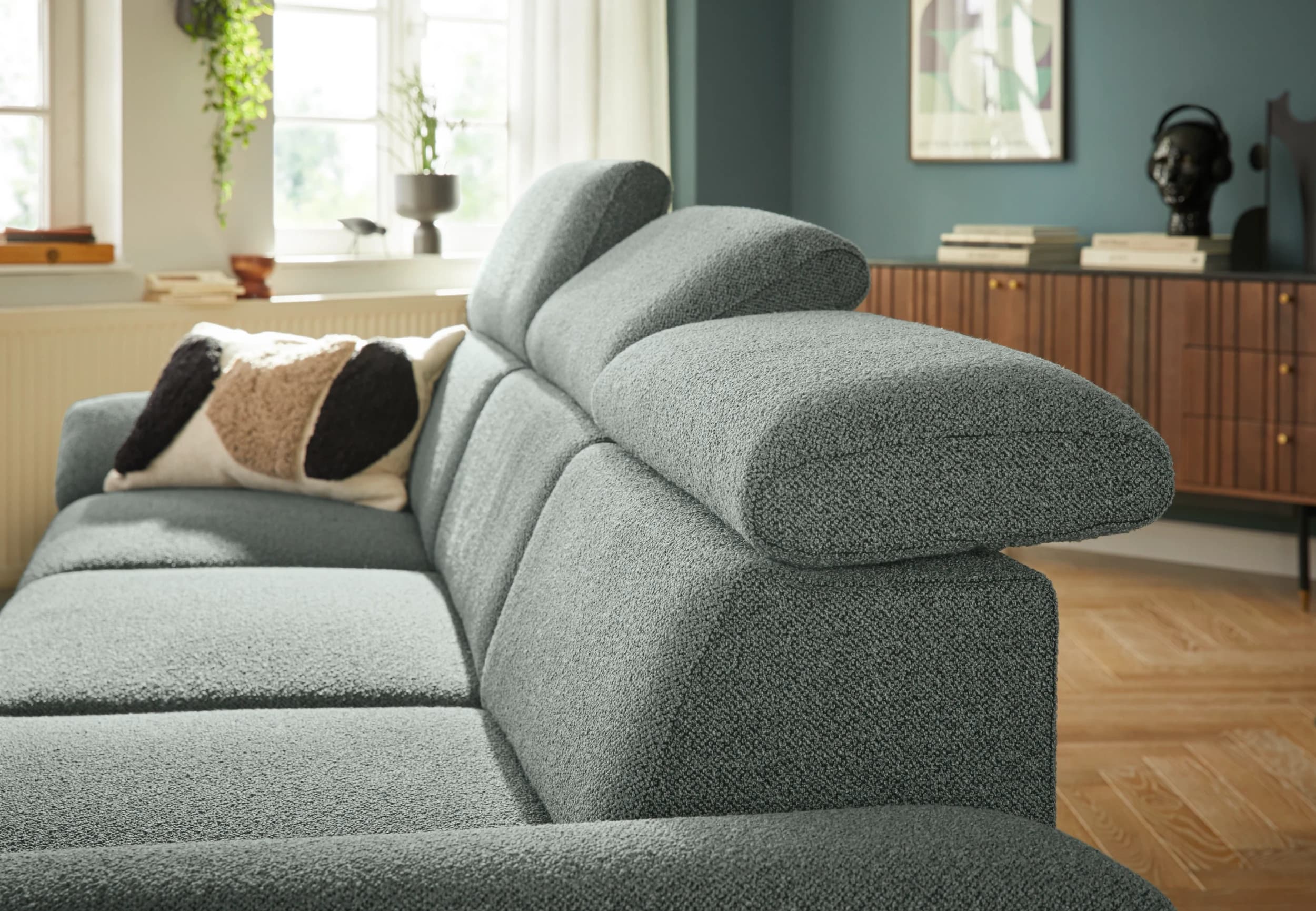 Ecksofa Felipa - 3-Sitzer mit Longchair rechts inkl. Relaxfunktion (motorisch), Armlehne und Kopfteil verstellbar, Stoff, Graugrün