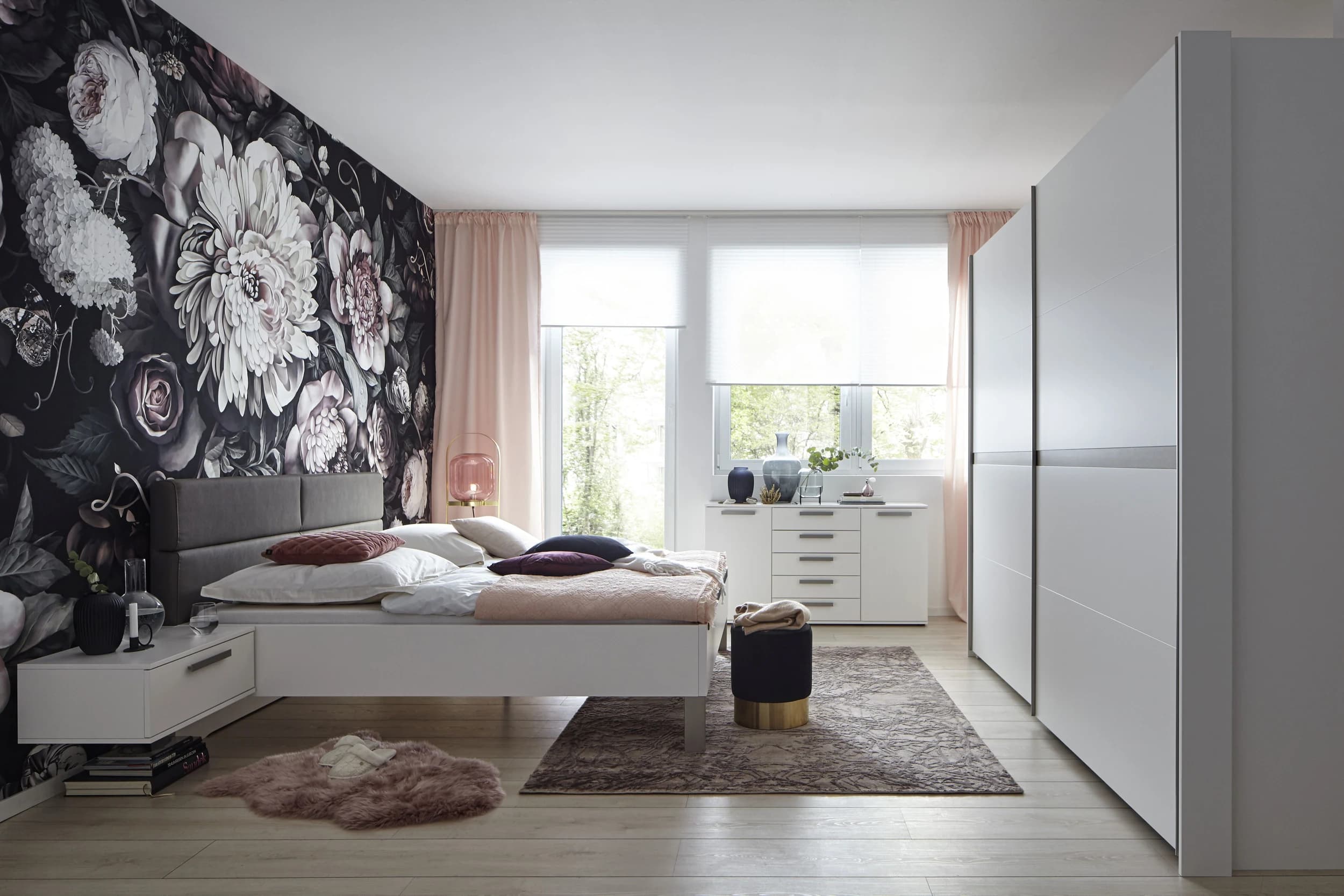 Bett Viana - Liegefläche ca. 180x200 cm, Holzwerkstoff Weiß, Kunstleder Anthrazit
