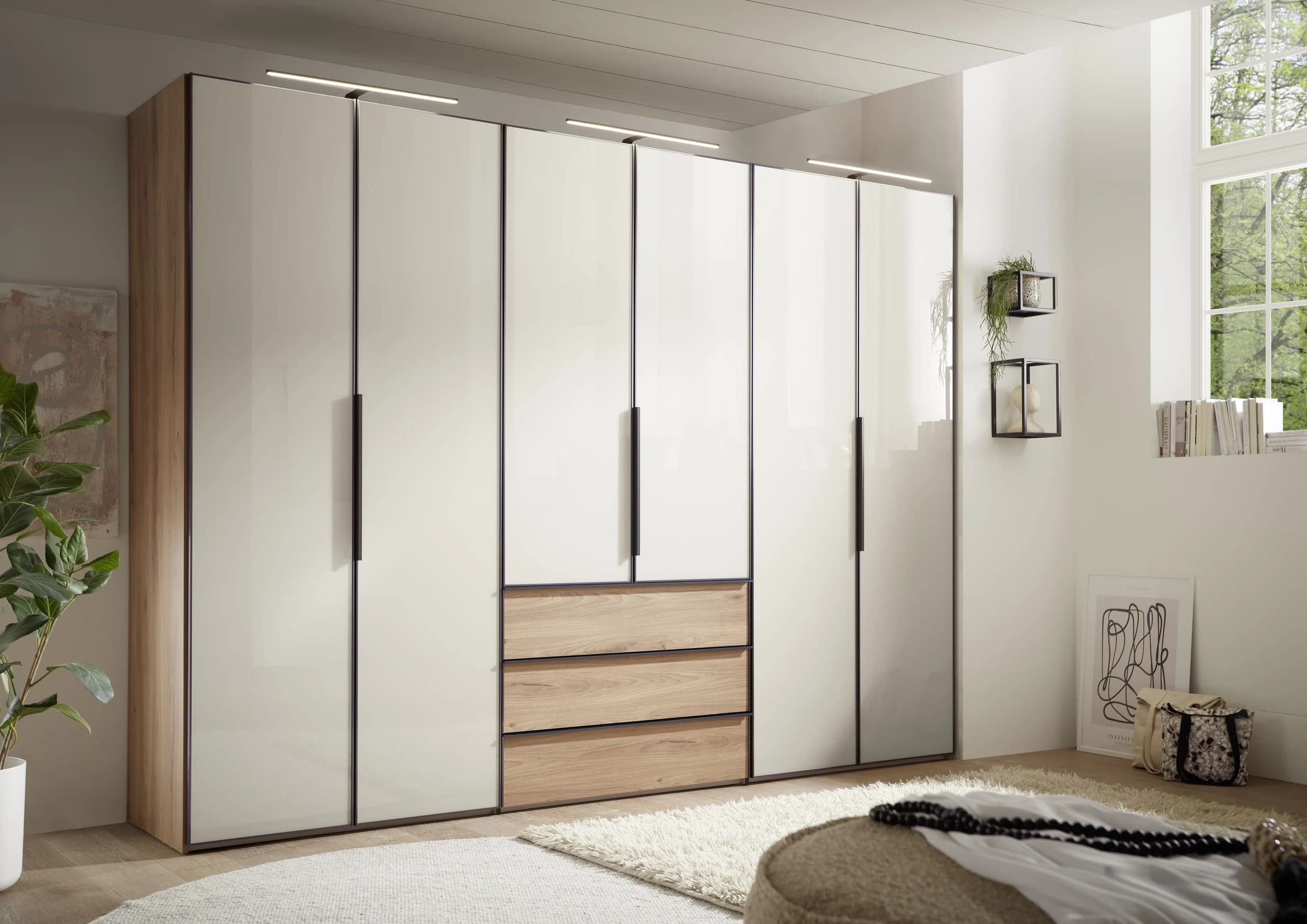 Drehtürenschrank - B. ca. 298 cm, Eiche Dekor, Glasfronten Sand