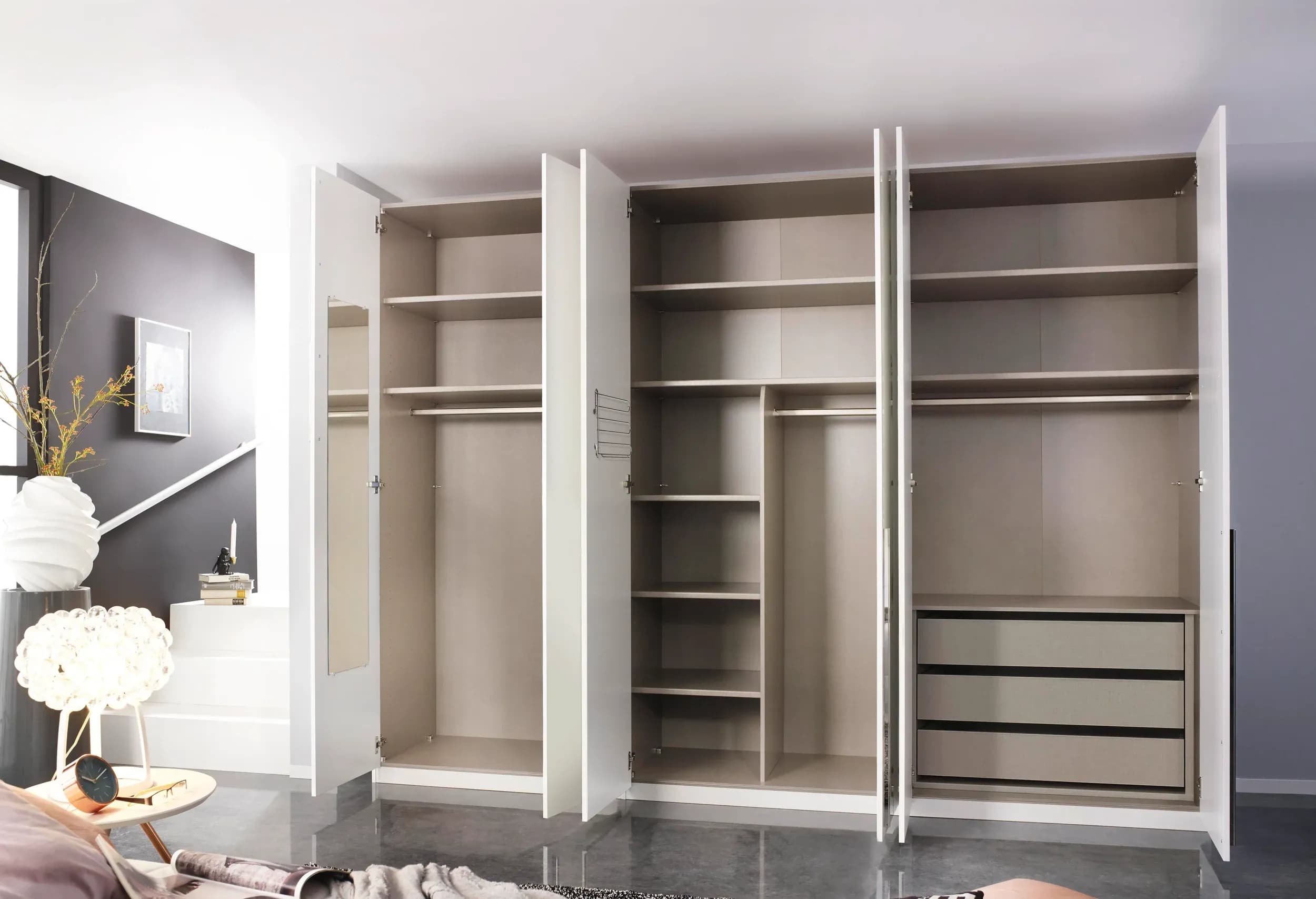 Drehtürenschrank - B. ca. 301 cm, Hochglanz Weiß