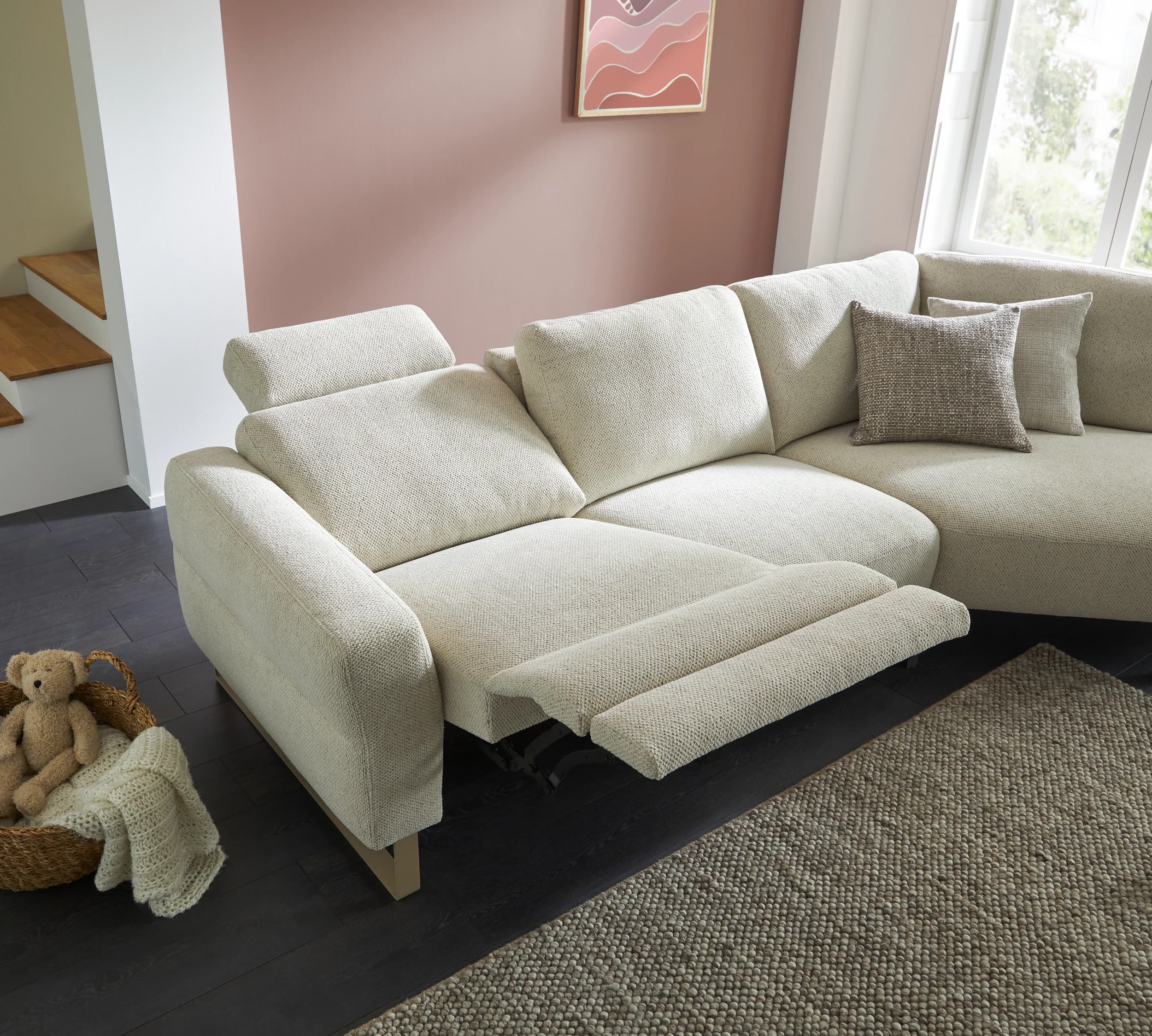 Ecksofa Leona - 2,5-Sitzer mit Ecke rechts inkl. Relaxfunktion motorisch, Stoff, Creme 