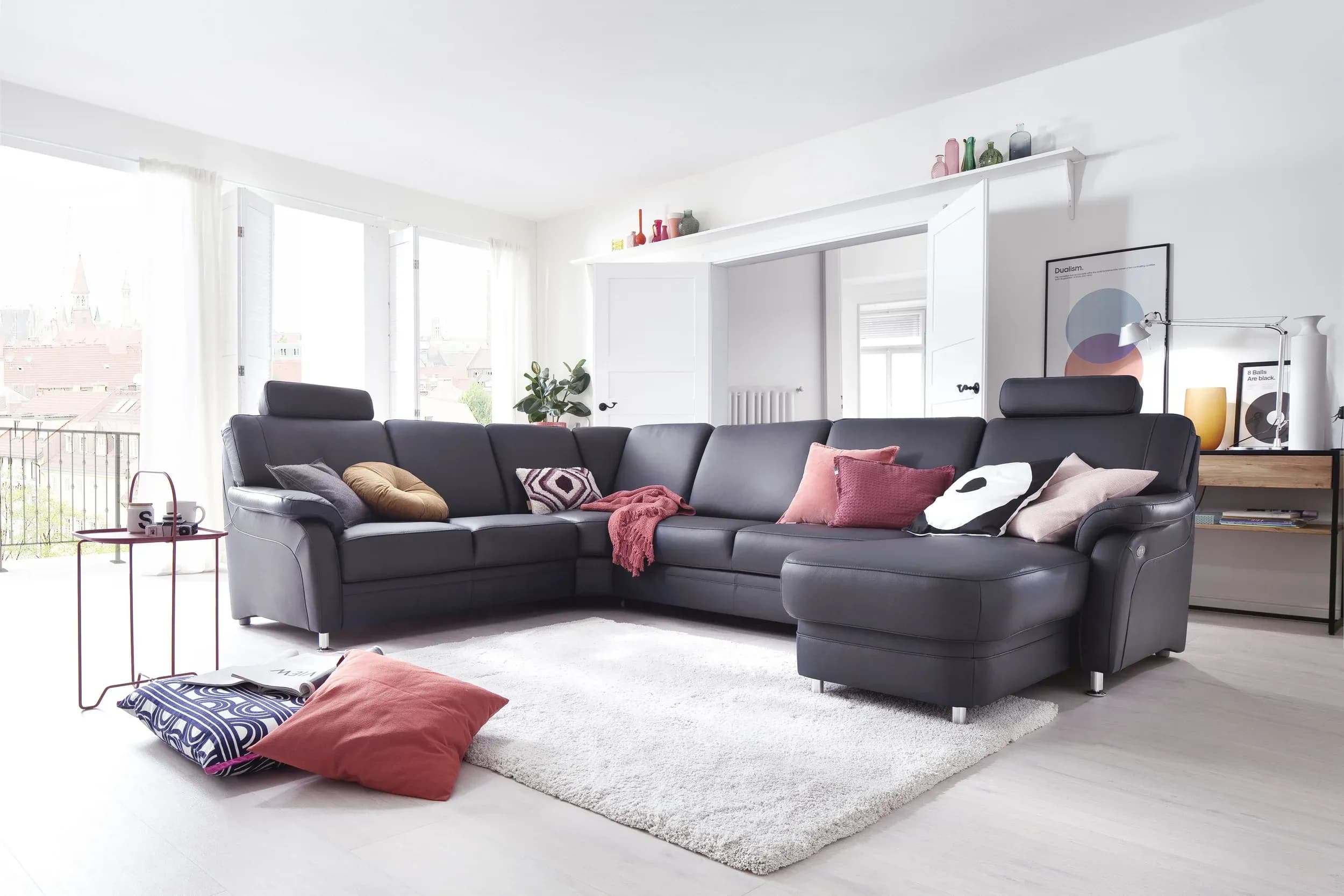 Wohnlandschaft - Ecke links mit 2,5-Sitzer und Longchair rechts, Leder, Schwarz