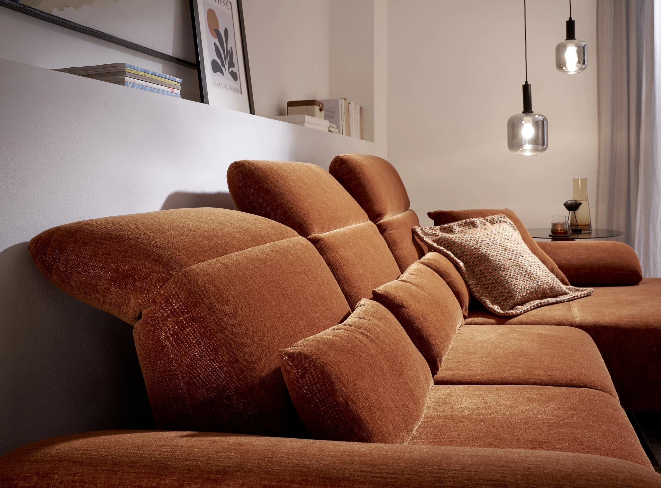 Ecksofa EM Setupal - 2,5-Sitzer mit Longchair rechts, Kopfteil/Armlehne/Rücken verstellbar, Stoff, Rost