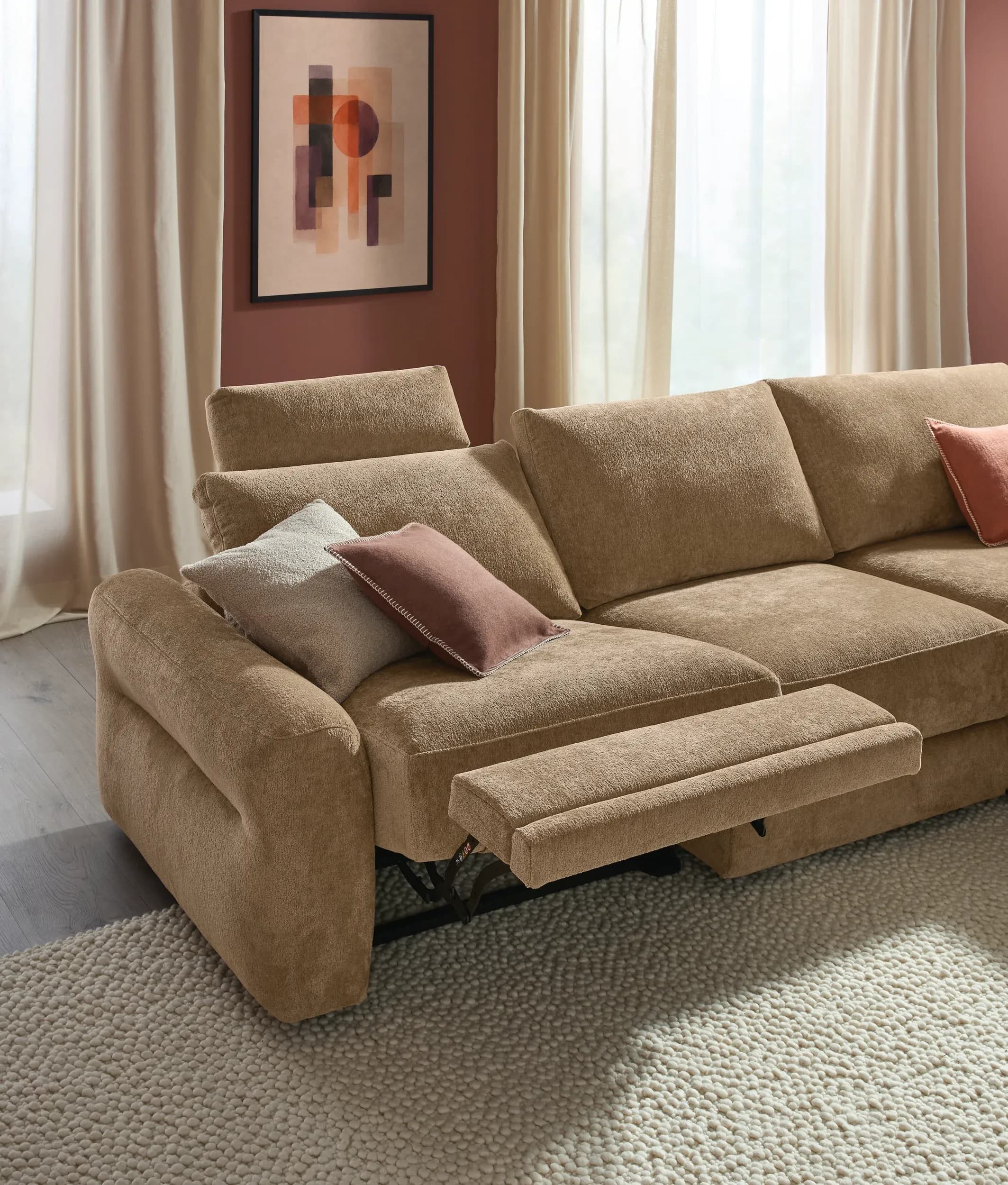 Ecksofa Almeria - 2-Sitzer mit Longchair rechts inkl. 1 Relaxfunktion motorisch, Stoff, Hellbraun