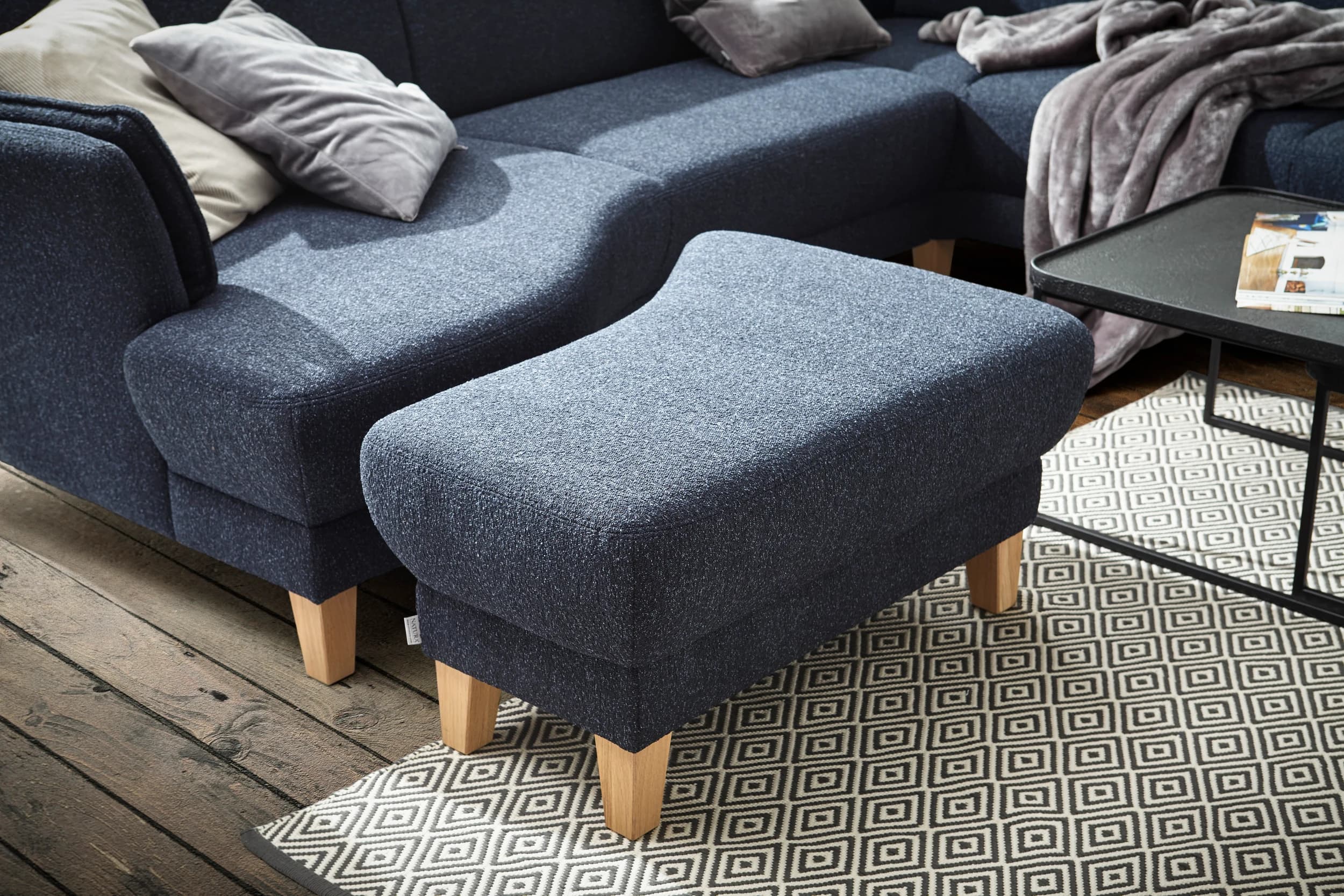 Sofa Stamford - inkl. Armlehne verstellbar, 3,5-Sitzer, Bogen links mit Ecksofa 2-sitzig und Abschlusshocker Rechts, Stoff, Dunkelblau