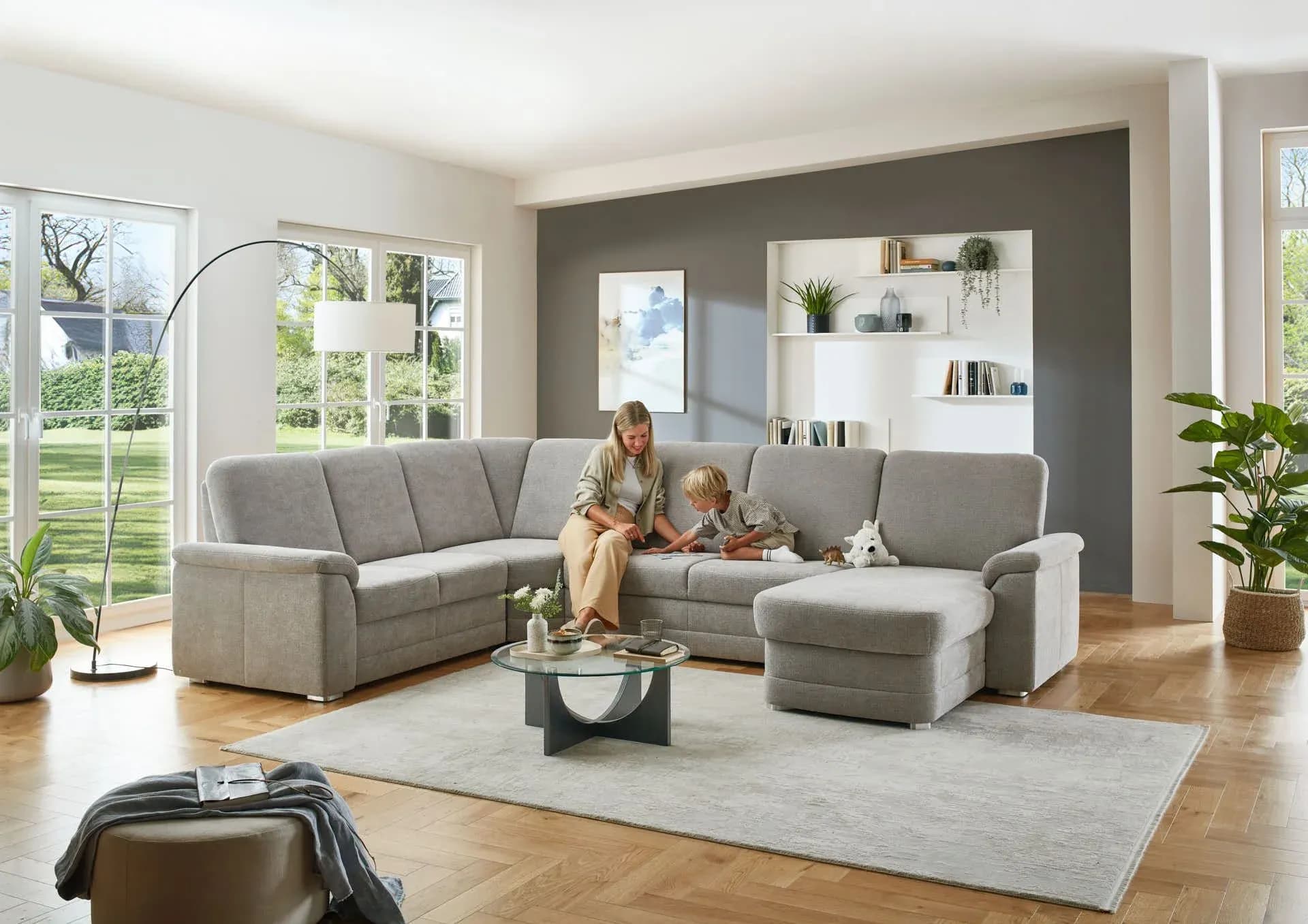 Wohnlandschaft - Ecke links mit 2,5-Sitzer und Longchair rechts, Stoff Alufarben