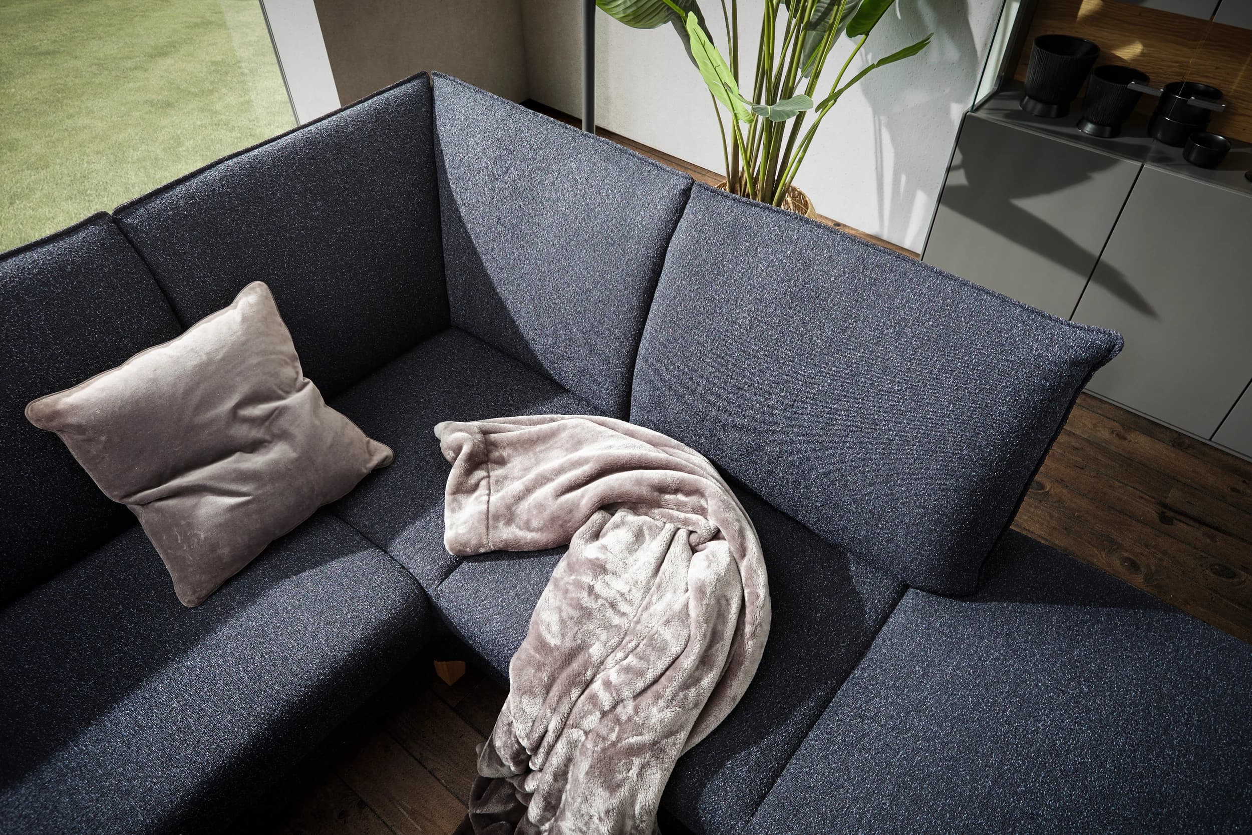 Sofa Stamford - inkl. Armlehne verstellbar, 3,5-Sitzer, Bogen links mit Ecksofa 2-sitzig und Abschlusshocker Rechts, Stoff, Dunkelblau