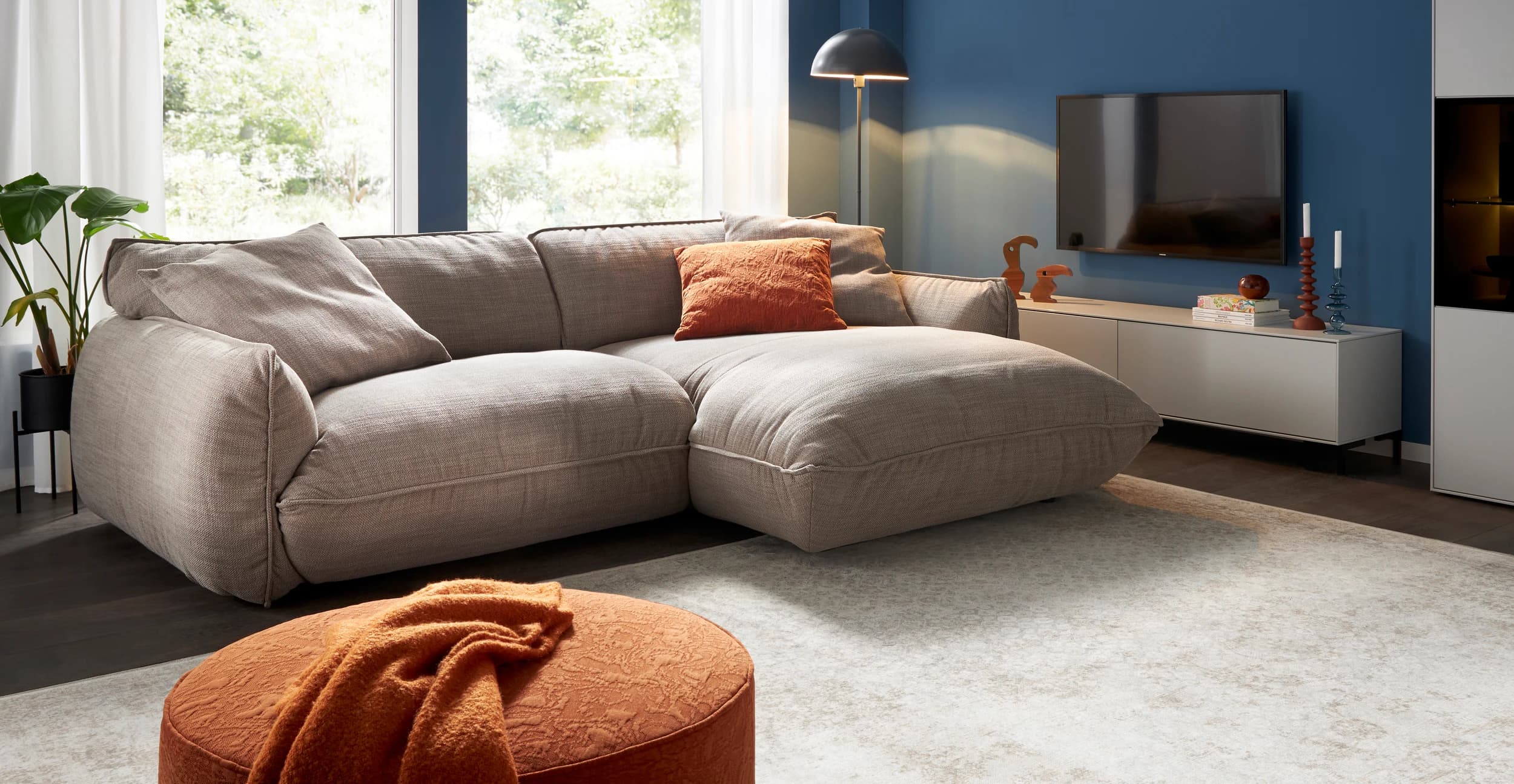 Ecksofa Fluffy - 2,5-Sitzer mit Longchair rechts inkl. Rückenlehne verstellbar, Stoff, Taupe