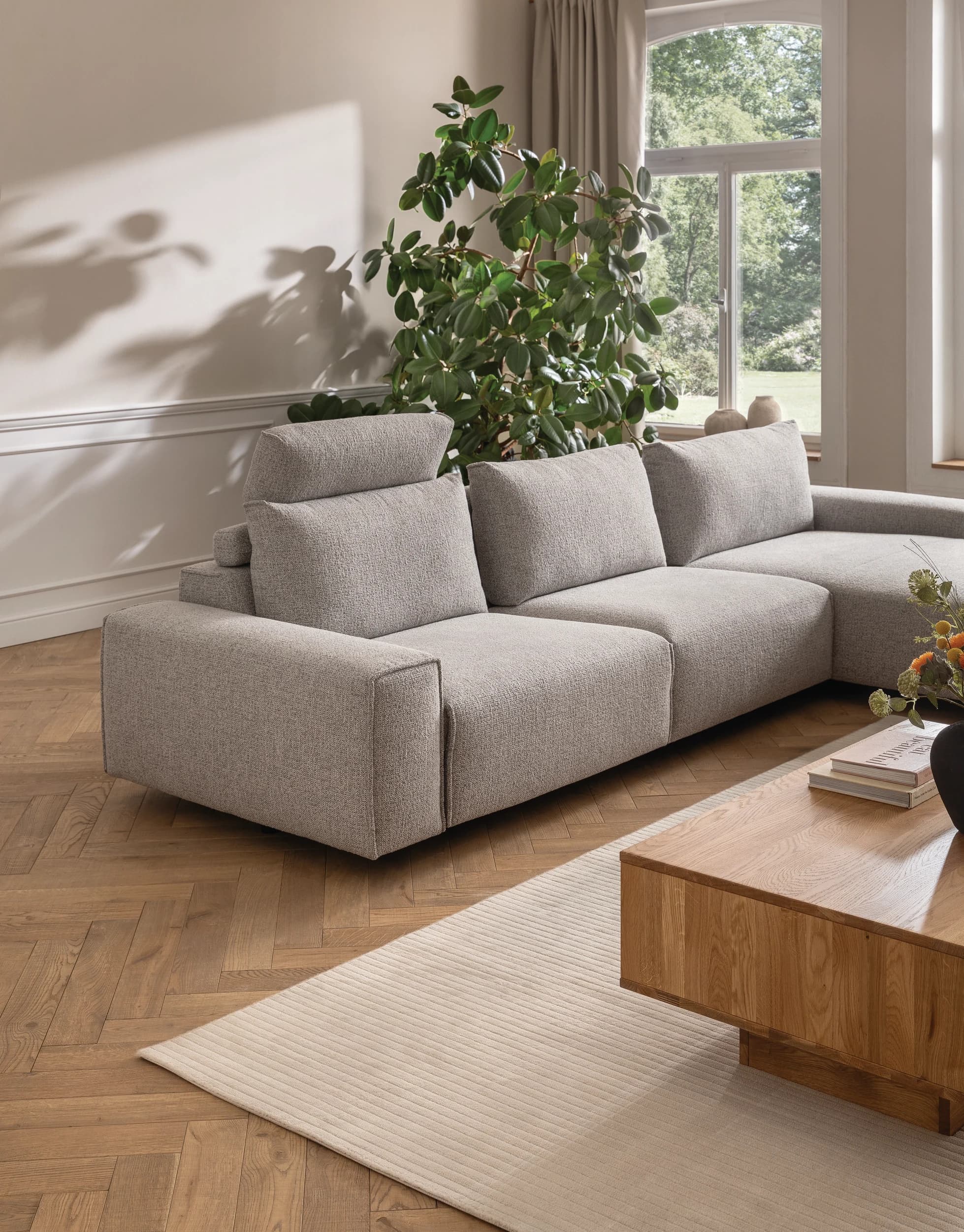 Ecksofa Serava - 2,5-Sitzer mit Longchair rechts, inkl. Relaxfunktion, Stoff, Grau