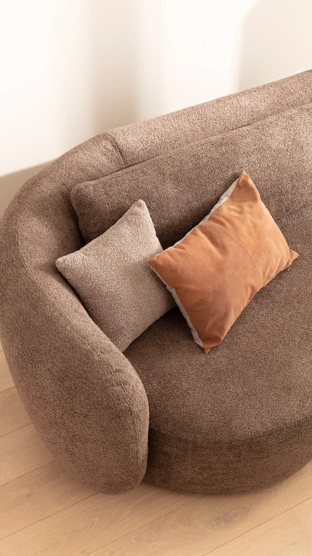 Ecksofa Karasu - 3-Sitzer mit Ottomane rechts, Stoff, Taupe