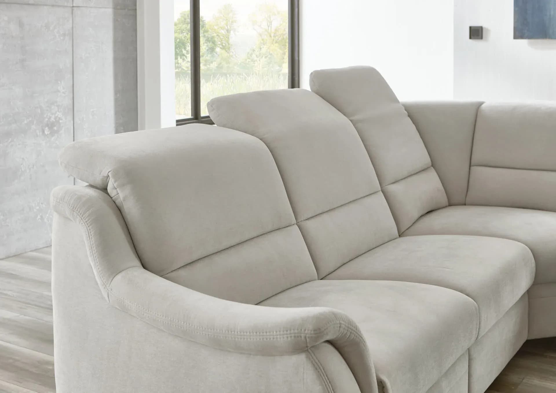 Ecksofa - 2,5-Sitzer mit Ecke rechts, Kopfteil verstellbar, Stoff, Silbergrau