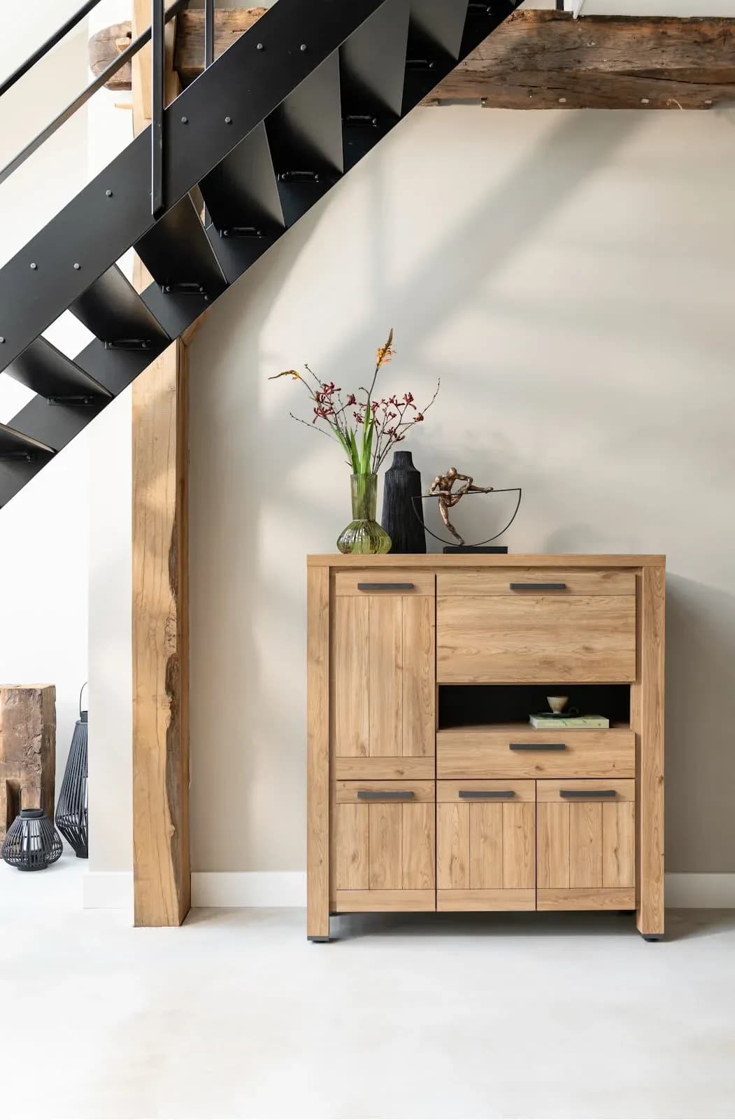 Delmonte, Highboard 130 cm - 4-Türen + 1-Lade + 1-Klappe + 1-Nische (dimmbare LED-Beleuchtung)