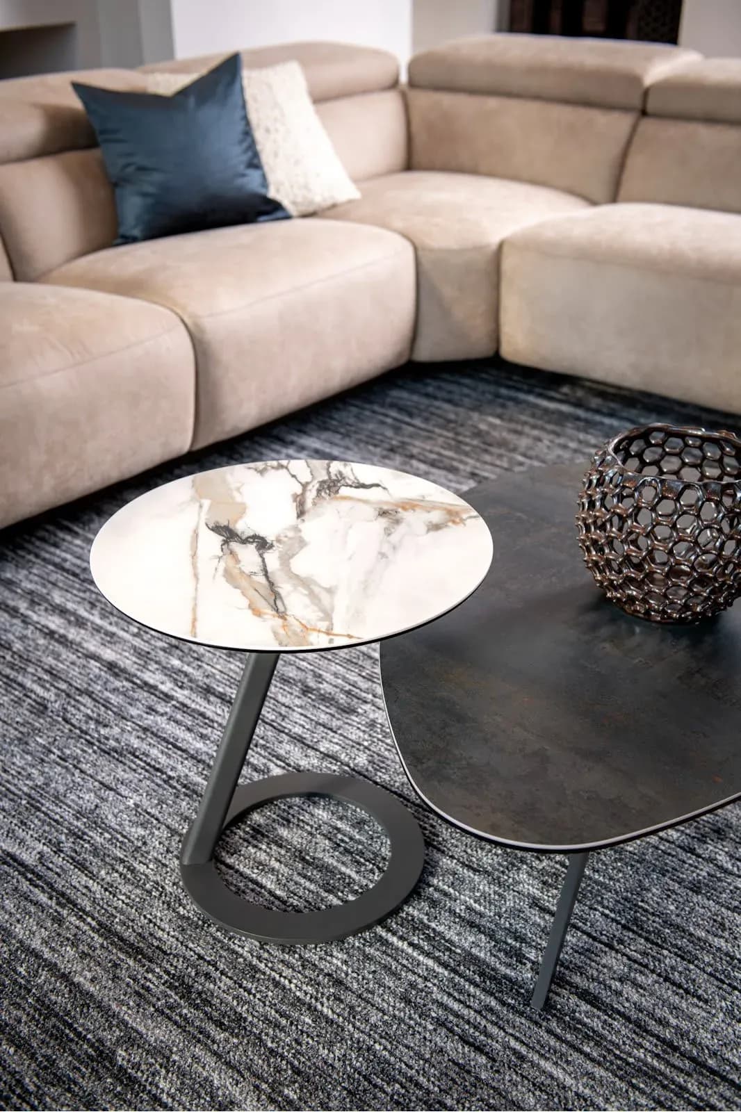 Vegas, Couchtisch rund 50 cm - Keramik auf Glas