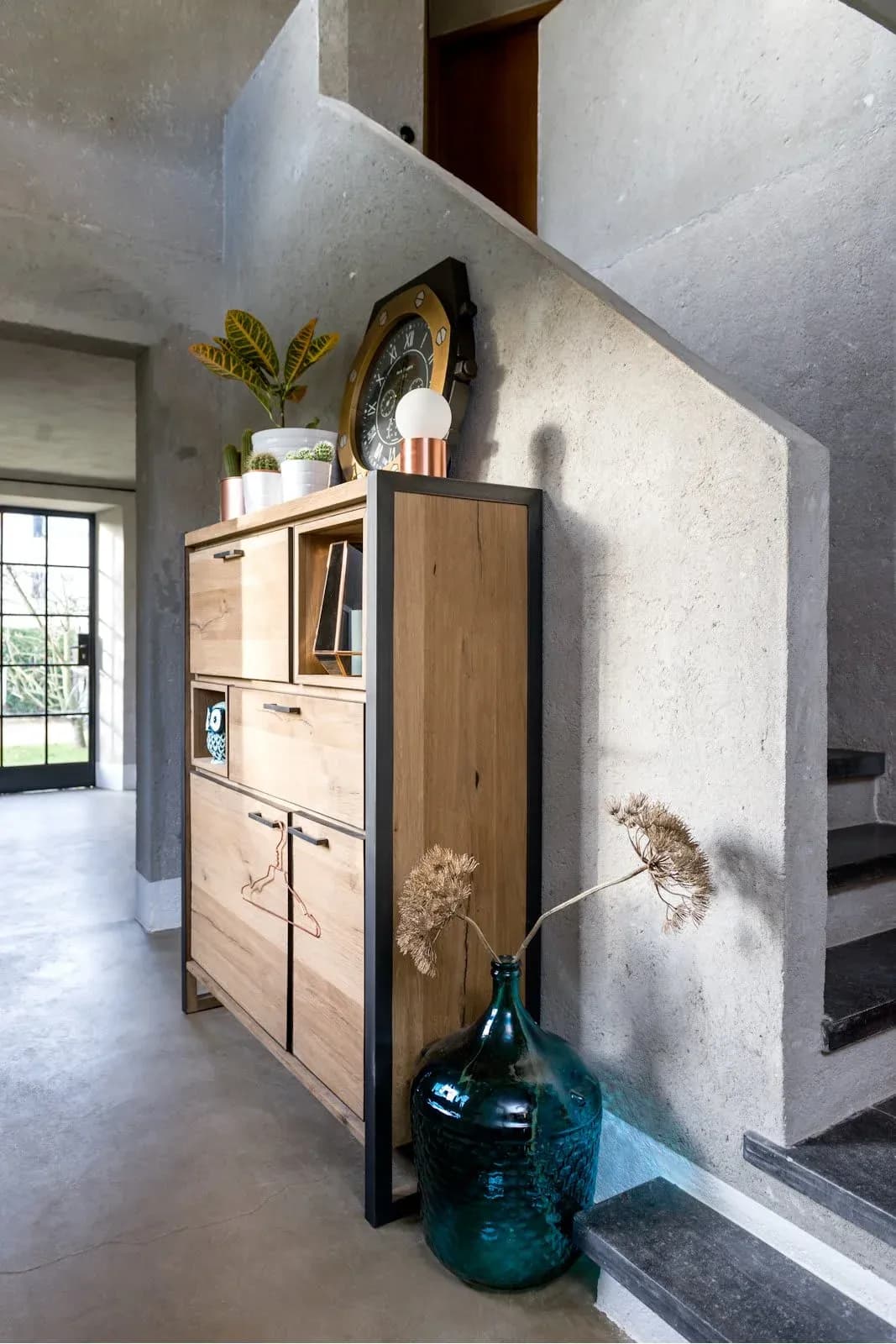 Metalo, Beistelltisch 60 x 60 cm + 1-Nische