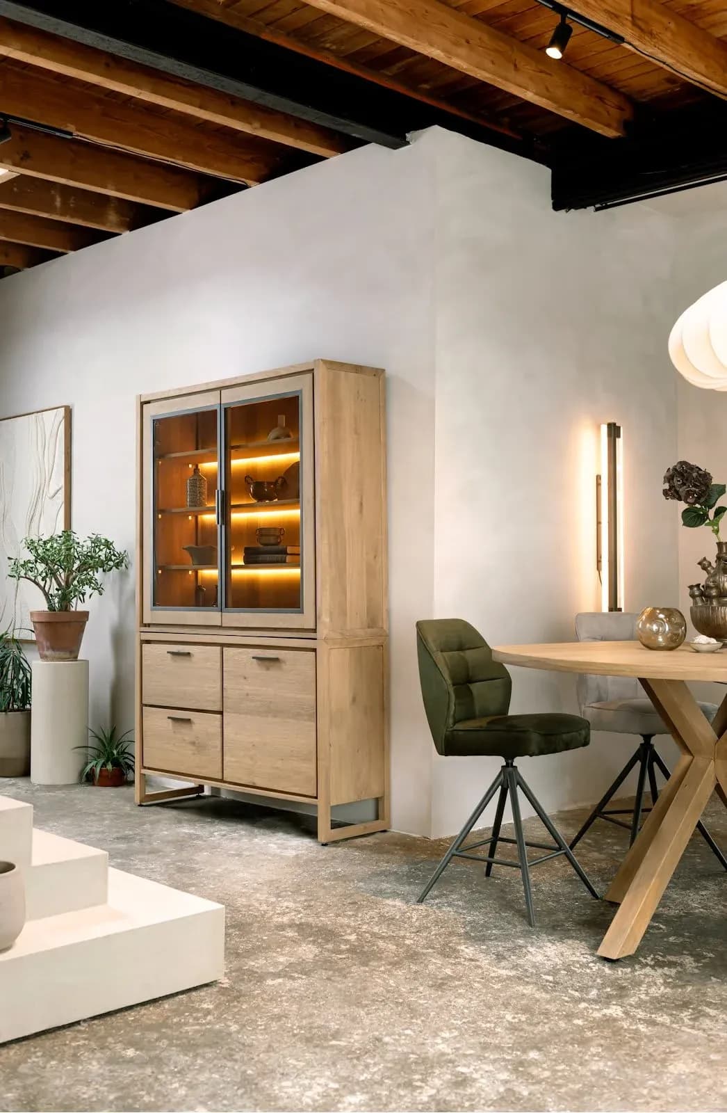 Nystead, Buffet 140 cm. - 1-Tür + 2-Glastüren + 2-Laden (+ LED)
