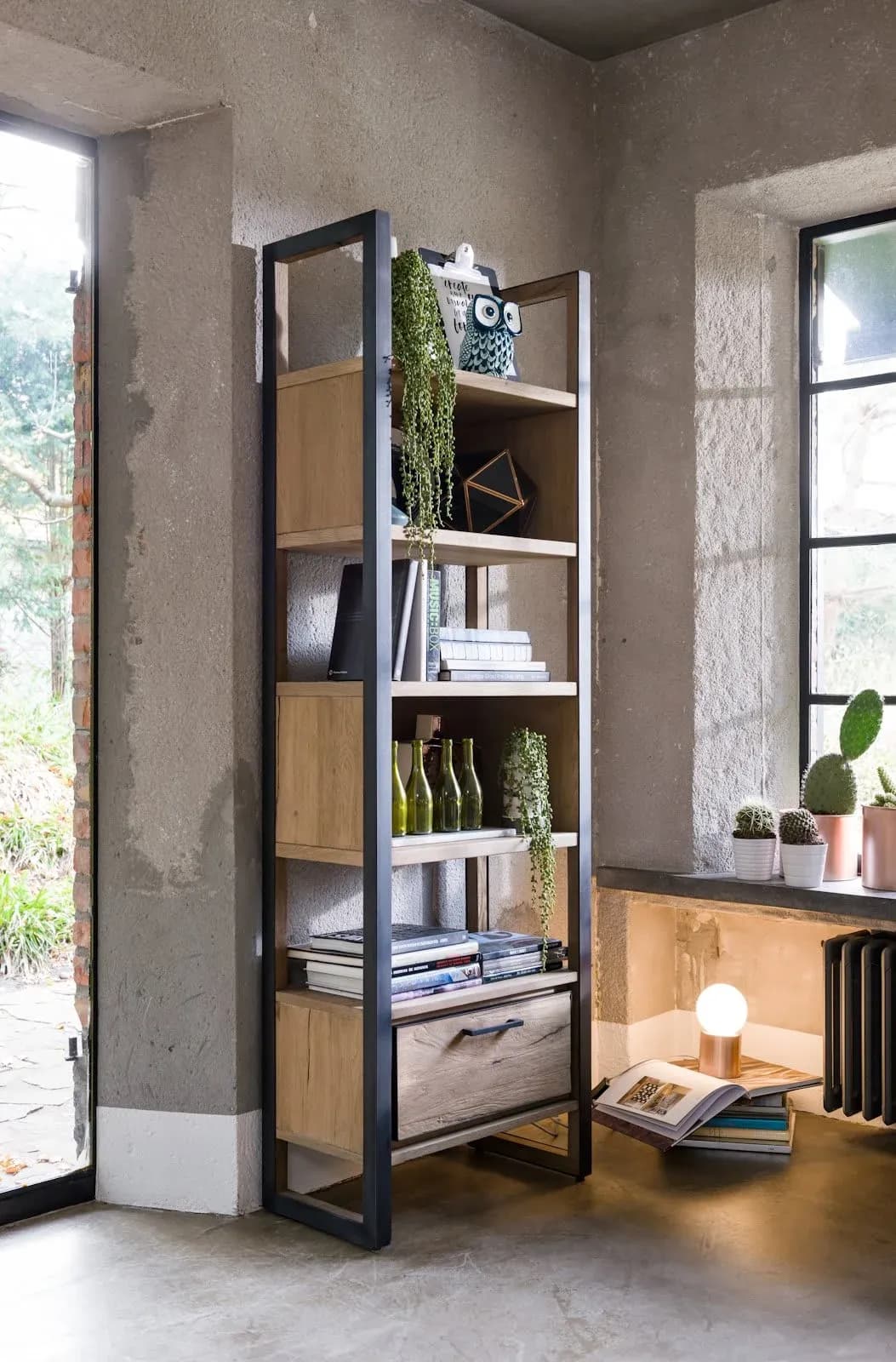 Metalo, Beistelltisch 60 x 60 cm + 1-Nische