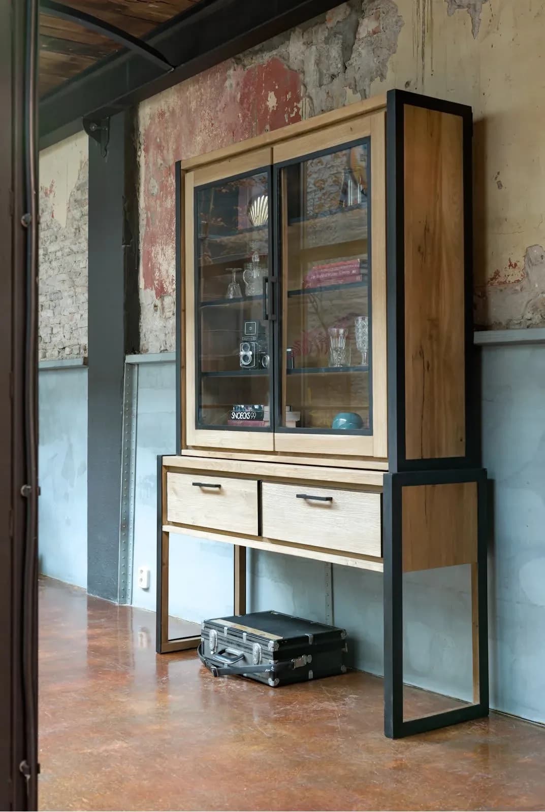 Metalo, Buffet 140 cm - 2-Glastüren (+ LED) + 2-Laden