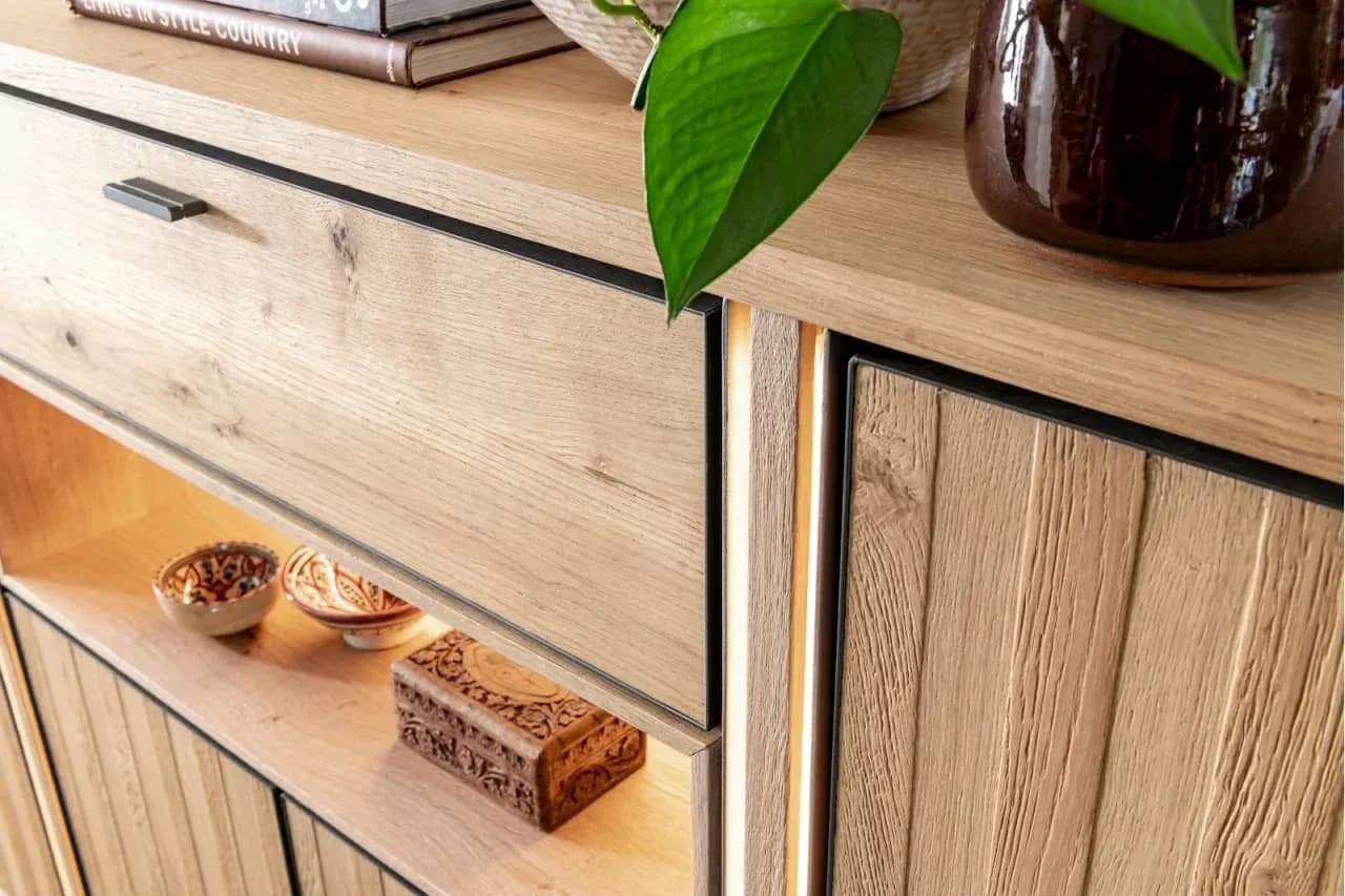 Shimanto, Highboard 180 cm - 4-Türen + 1-Lade + 1-Nische (dimmbare LED-Beleuchtung)