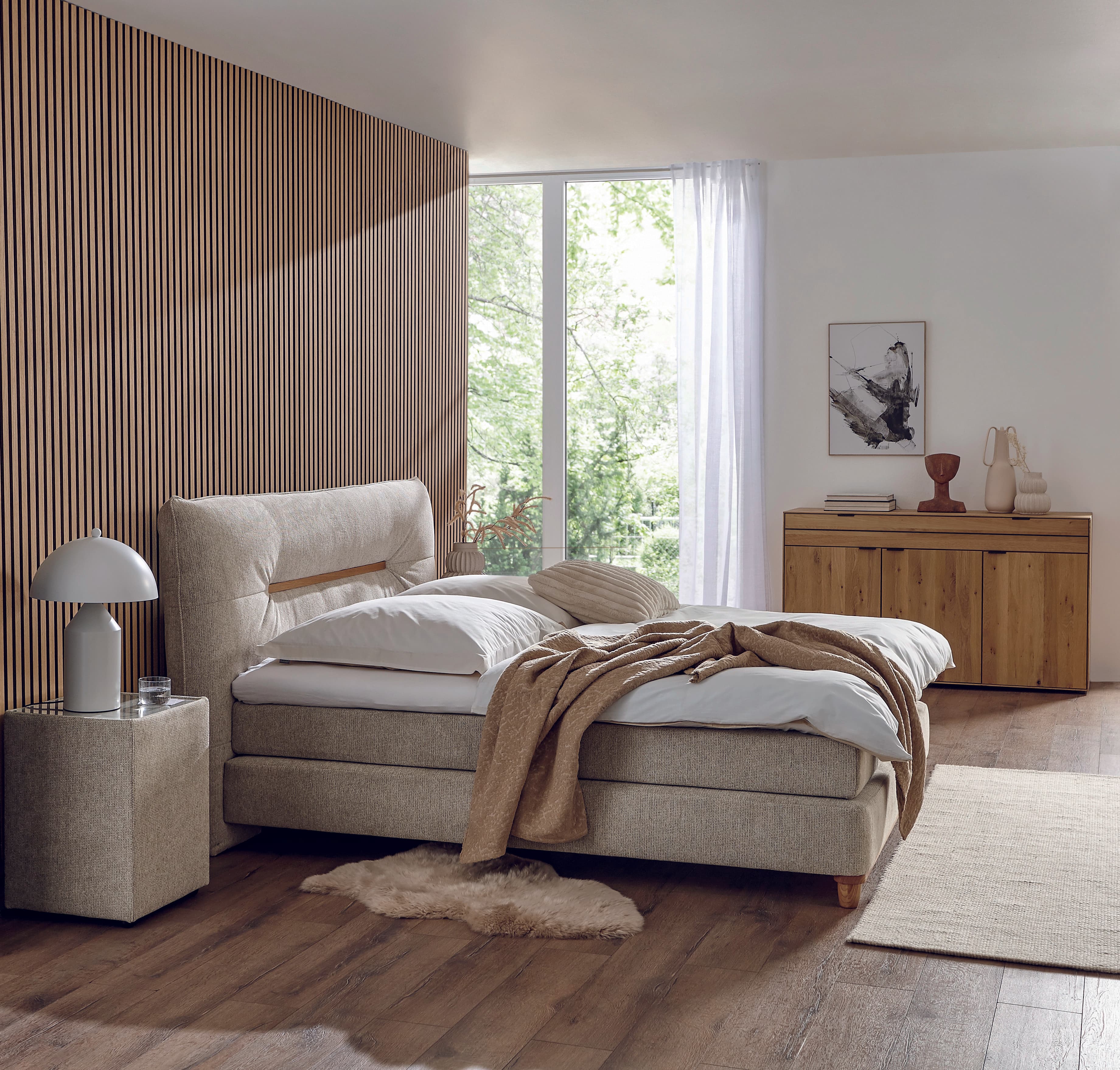 Boxspringbett Alpin mit Sideboard Scottsdale beim Wohnfuchs