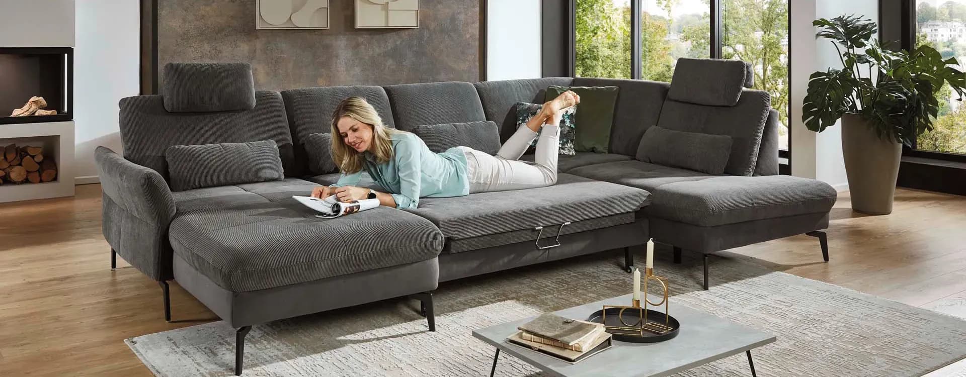 Couchliebe Sofa Cassaro im Wohnraum