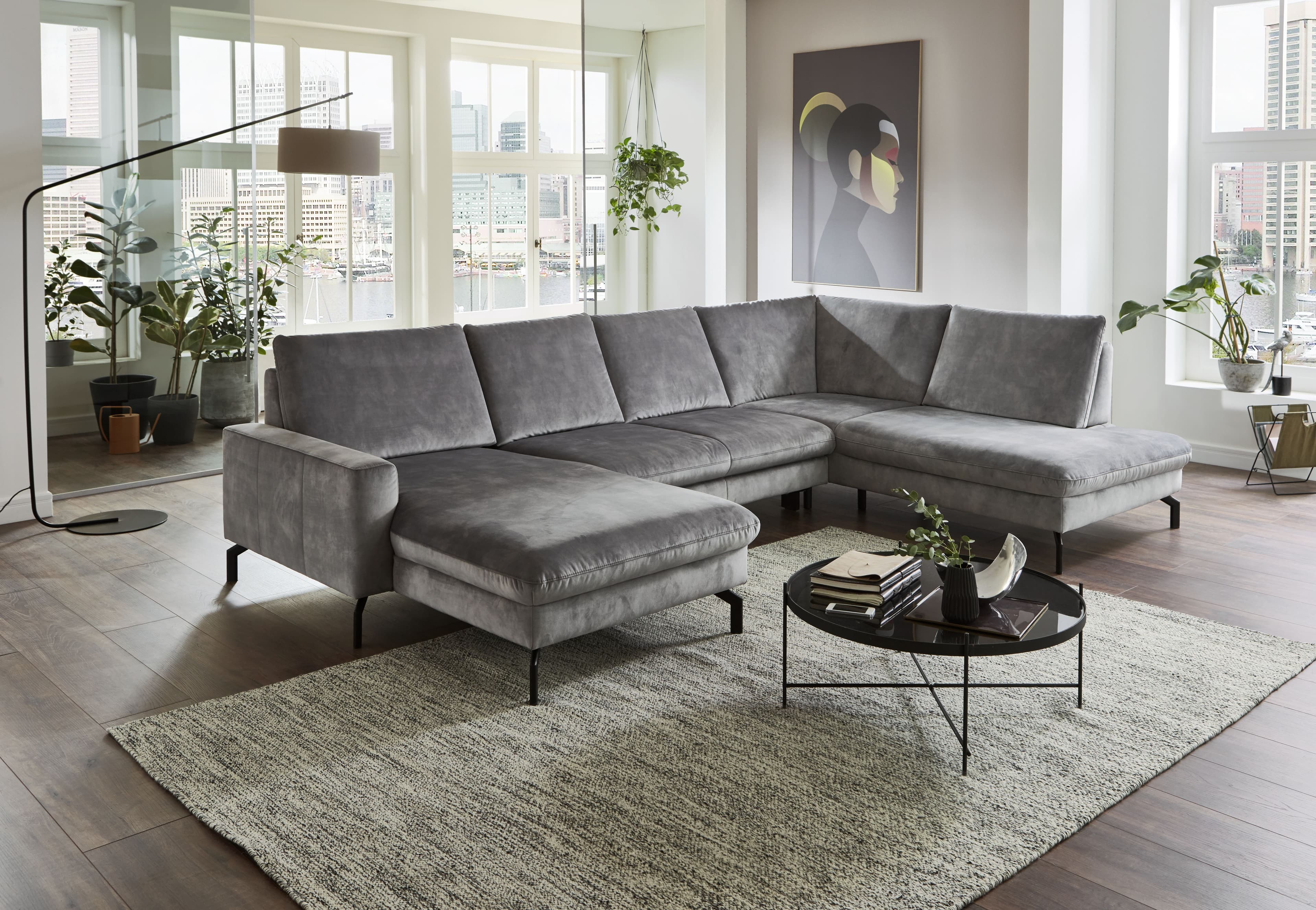 Gemütliches Sofa im Wohnzimmer – Wasserflecken entfernen beim Wohnfuchs