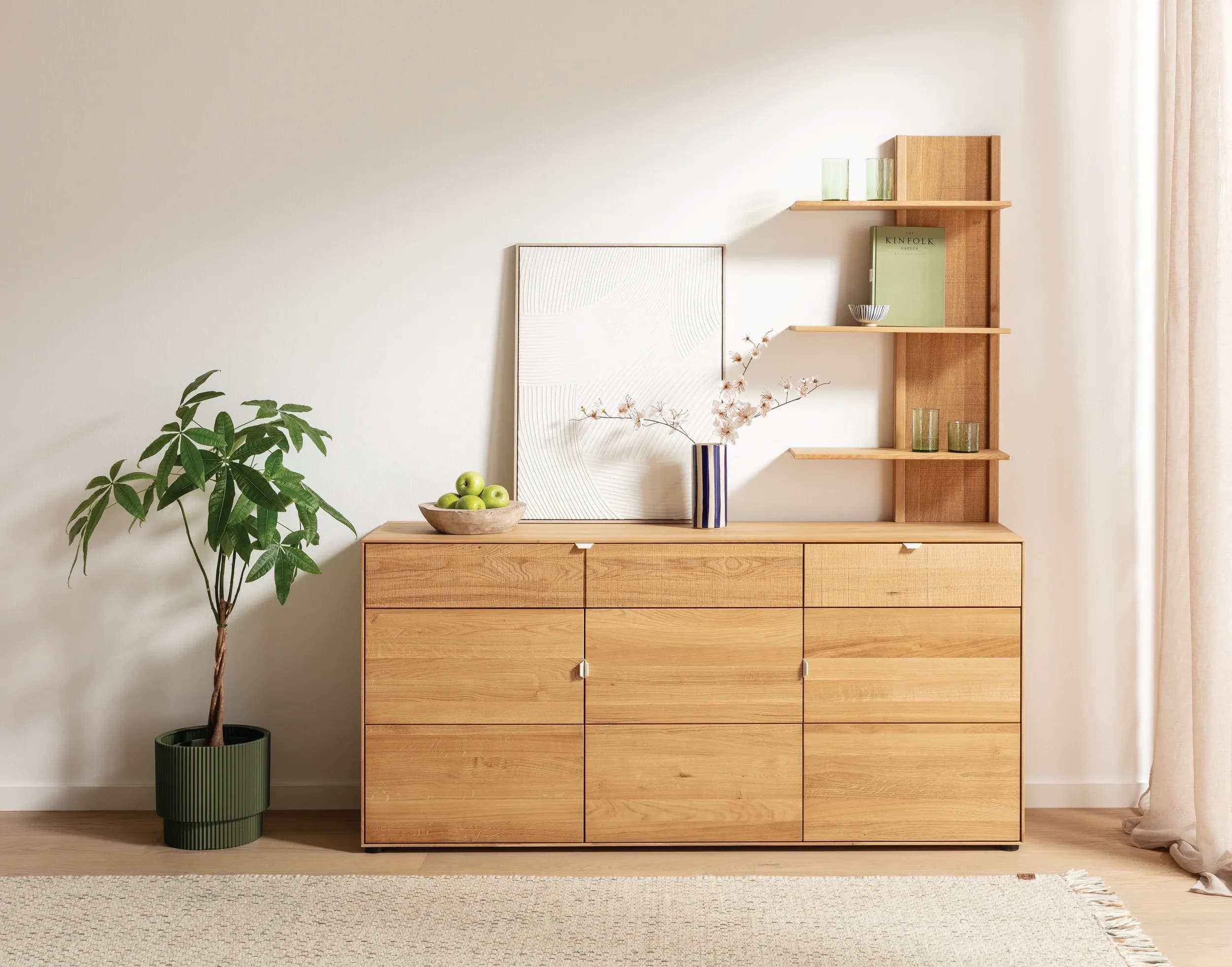 Sideboard Koruna - Eiche massiv legno geölt, Front Holz oben sägerau, unten glatt