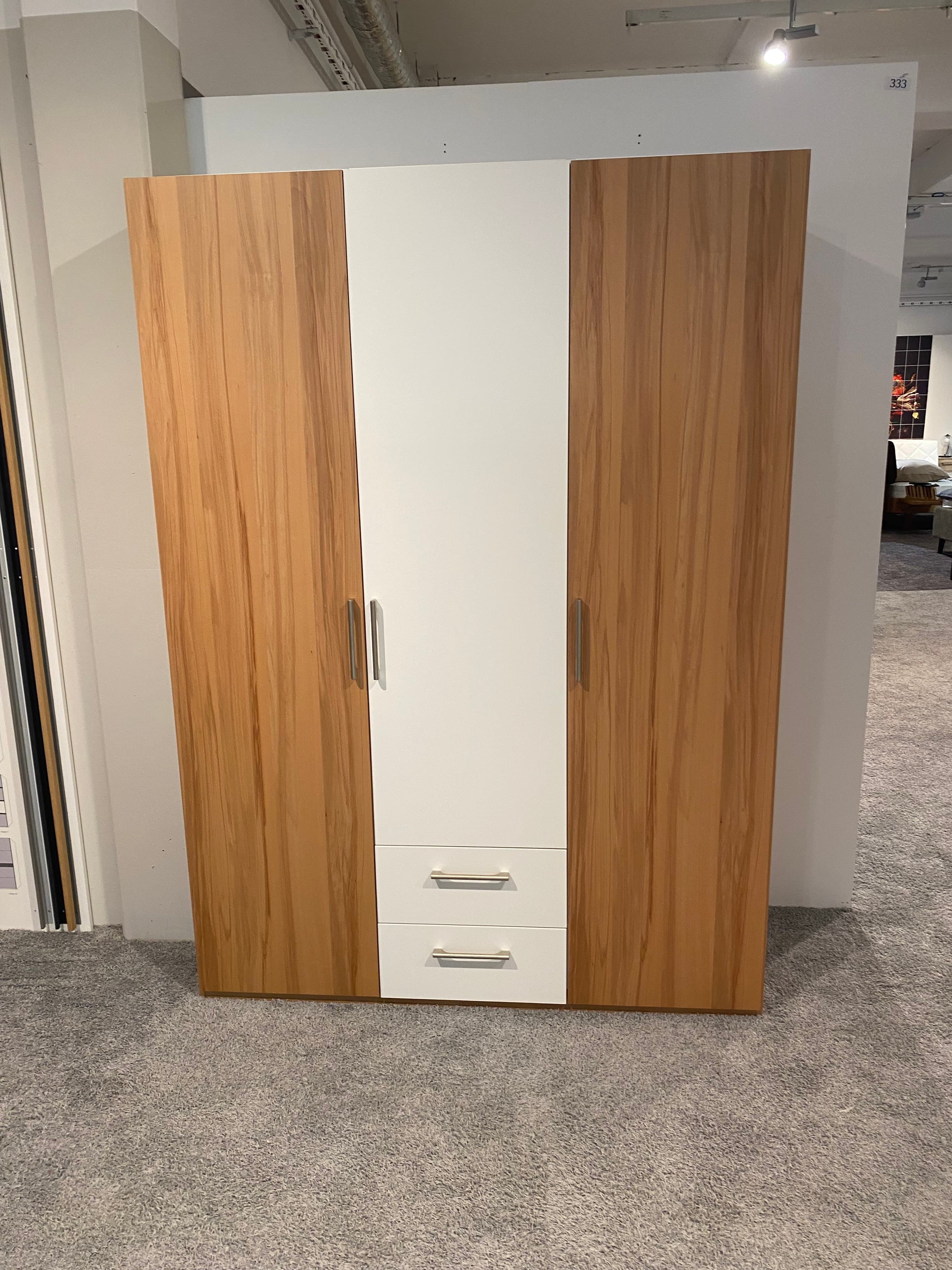 Kleiderschrank "Camerina LS24" – Ausstellungsstück im Möbelhaus Gottwald – der Wohnfuchs
