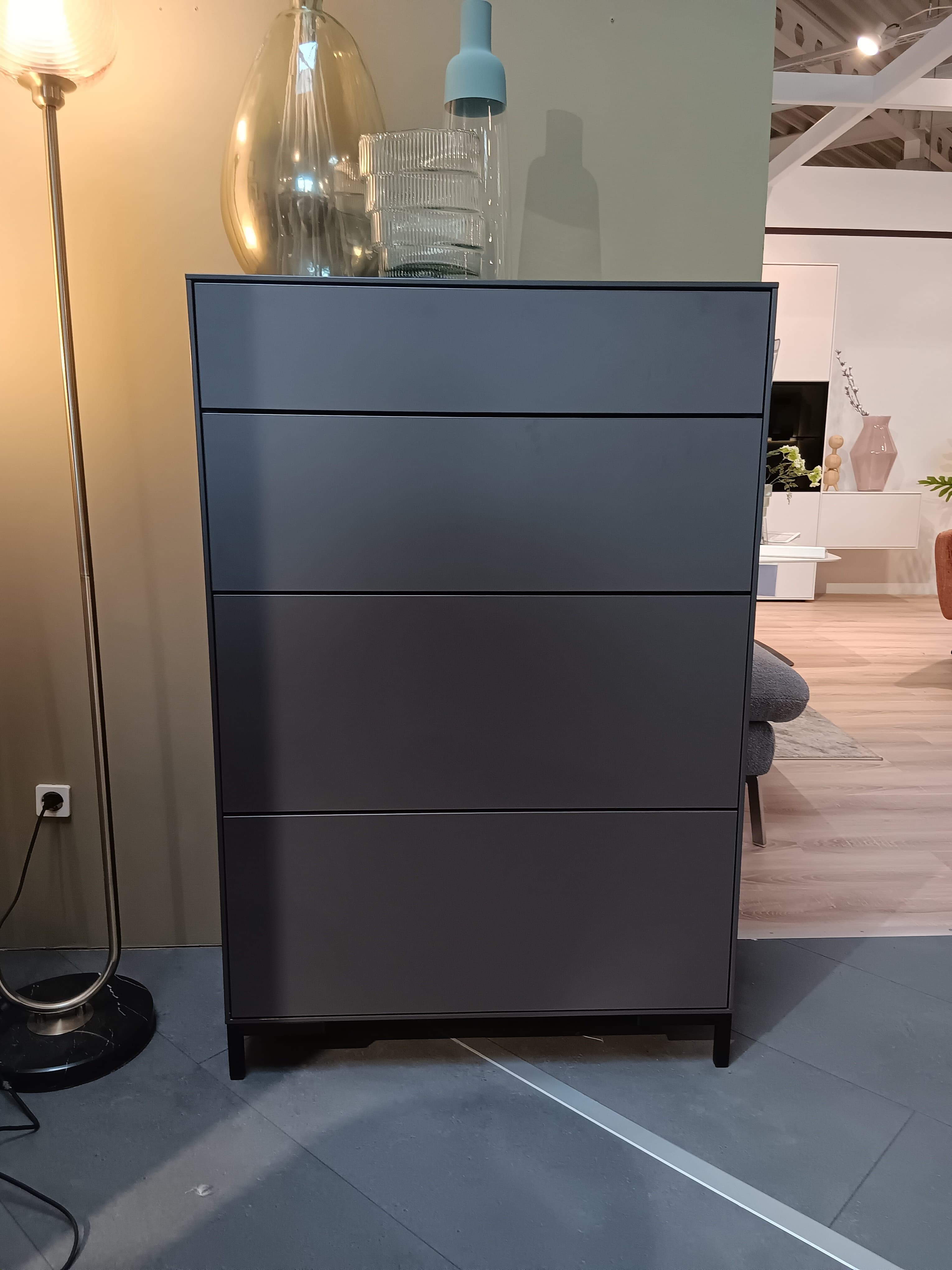 Kommode "Medio-Global" – Ausstellungsstück im Möbelhaus Gottwald – der Wohnfuchs